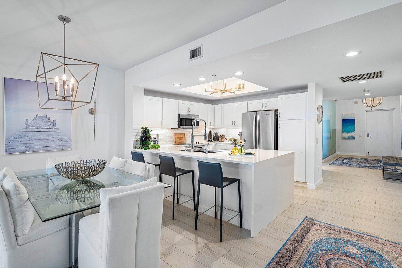 2650 Lake Shr Dr #2103 Riviera Beach, FL 33404