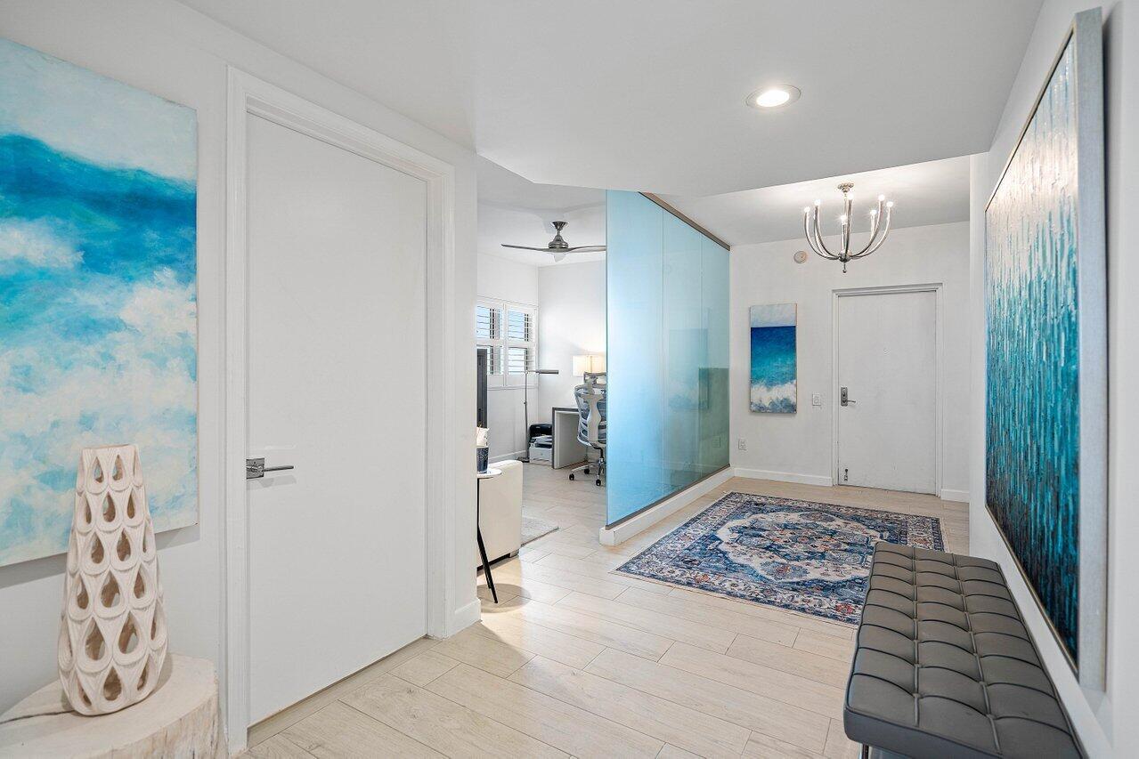 2650 Lake Shr Dr #2103 Riviera Beach, FL 33404