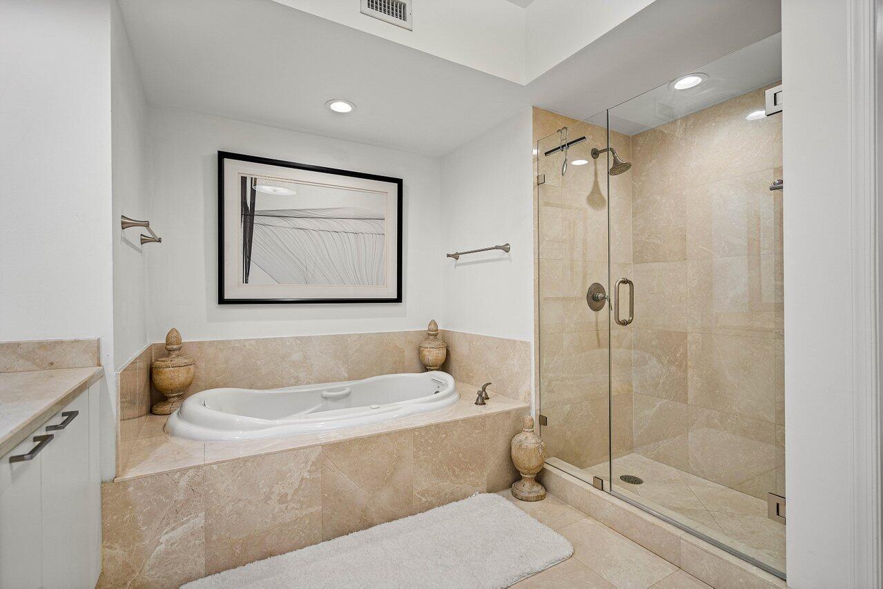 2650 Lake Shr Dr #2103 Riviera Beach, FL 33404