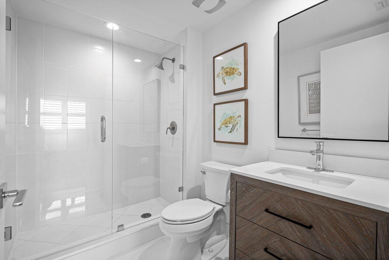 2650 Lake Shr Dr #2103 Riviera Beach, FL 33404