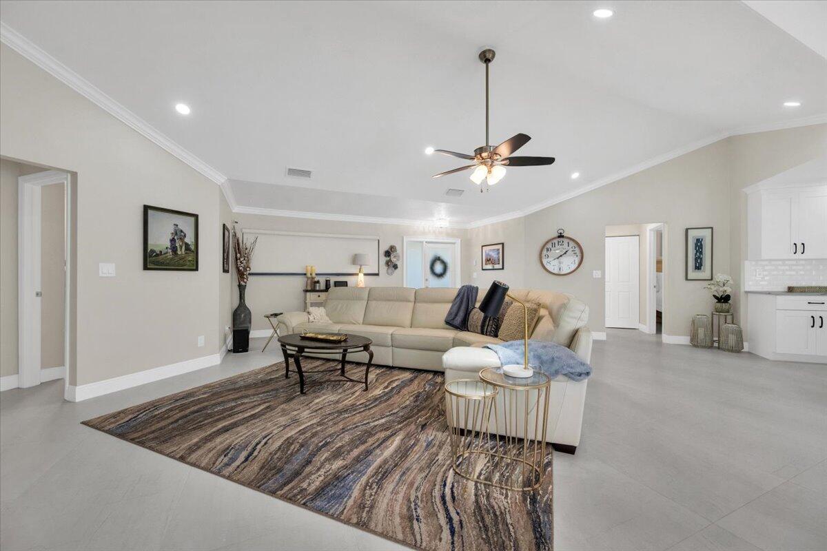 1127 E Seminole Ave #15c Jupiter, FL 33477