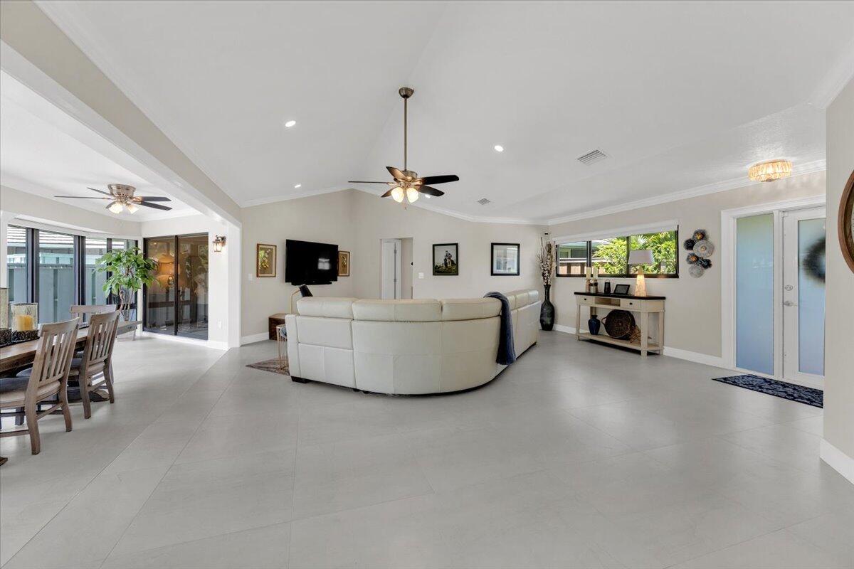 1127 E Seminole Ave #15c Jupiter, FL 33477