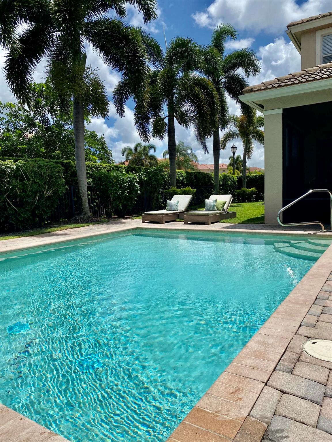 183 Isle Verde Way