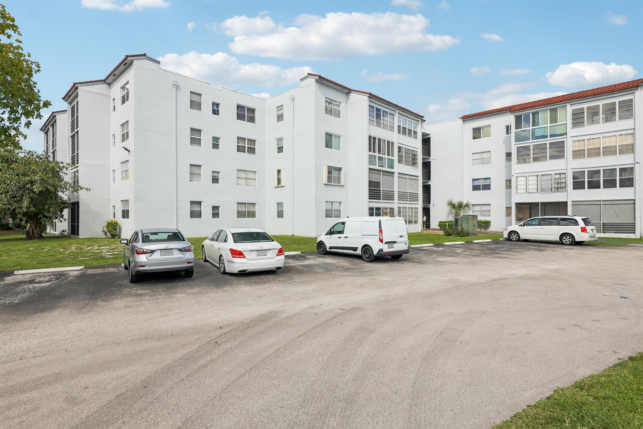 2860 Somerset Dr #307k