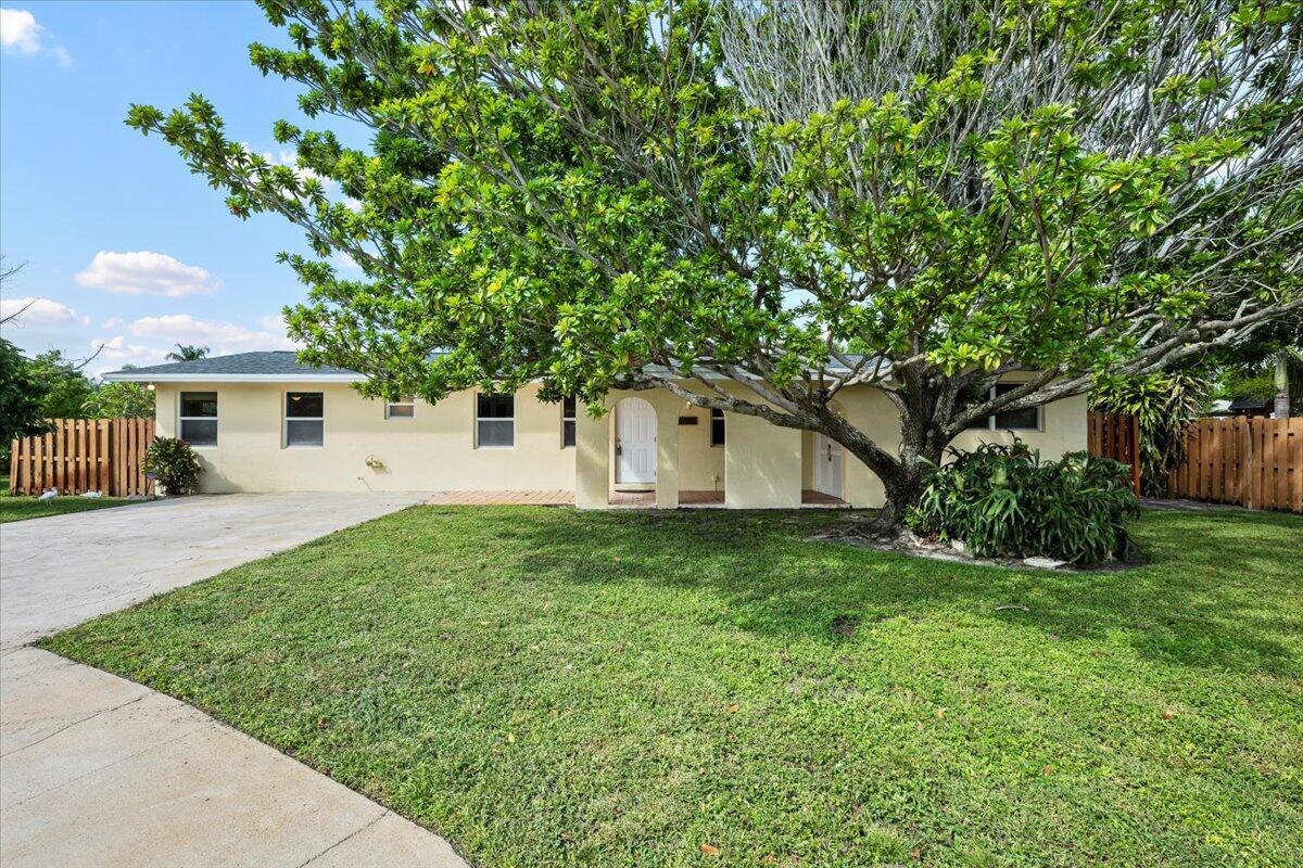 1409 Richard Ln