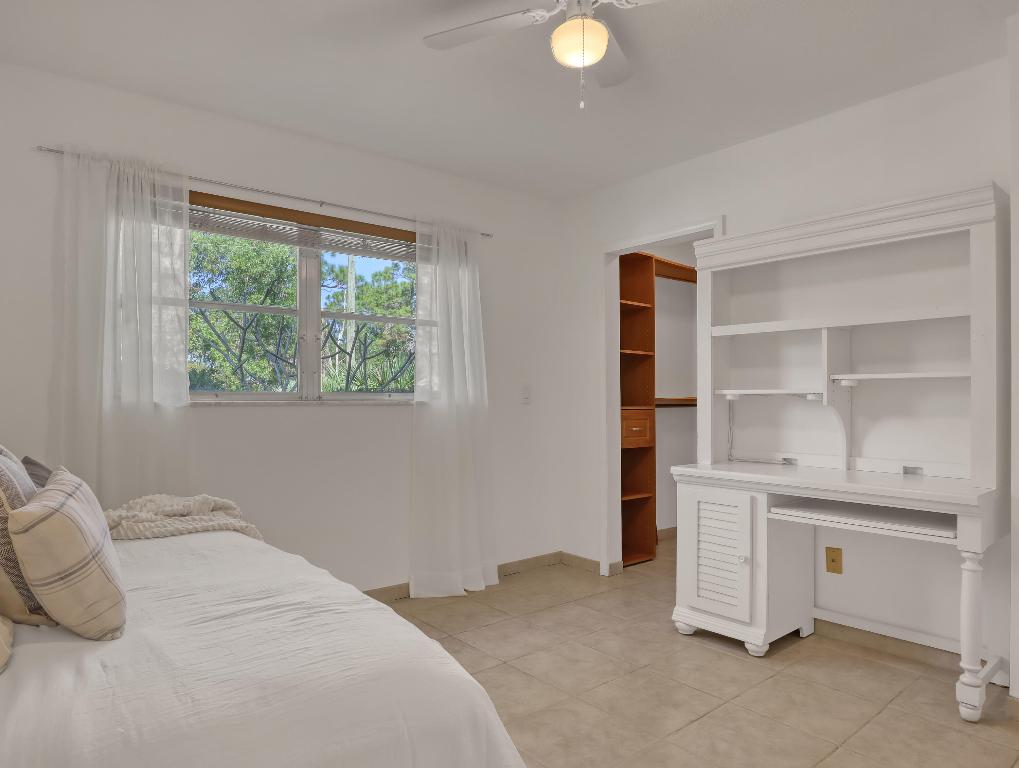 18081 SE Country Clb Dr #10-91 Tequesta, FL 33469