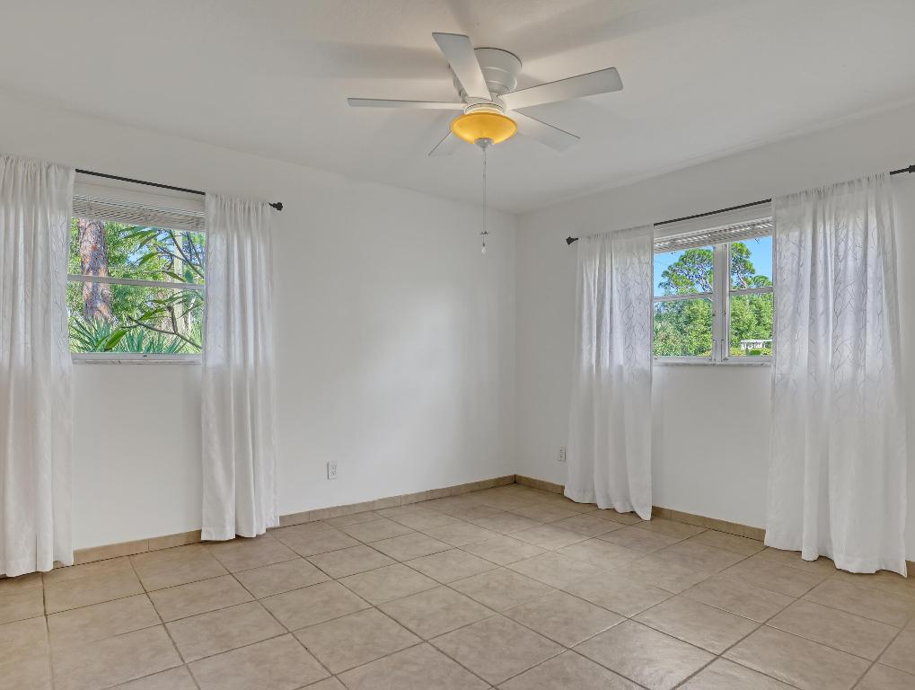18081 SE Country Clb Dr #10-91 Tequesta, FL 33469
