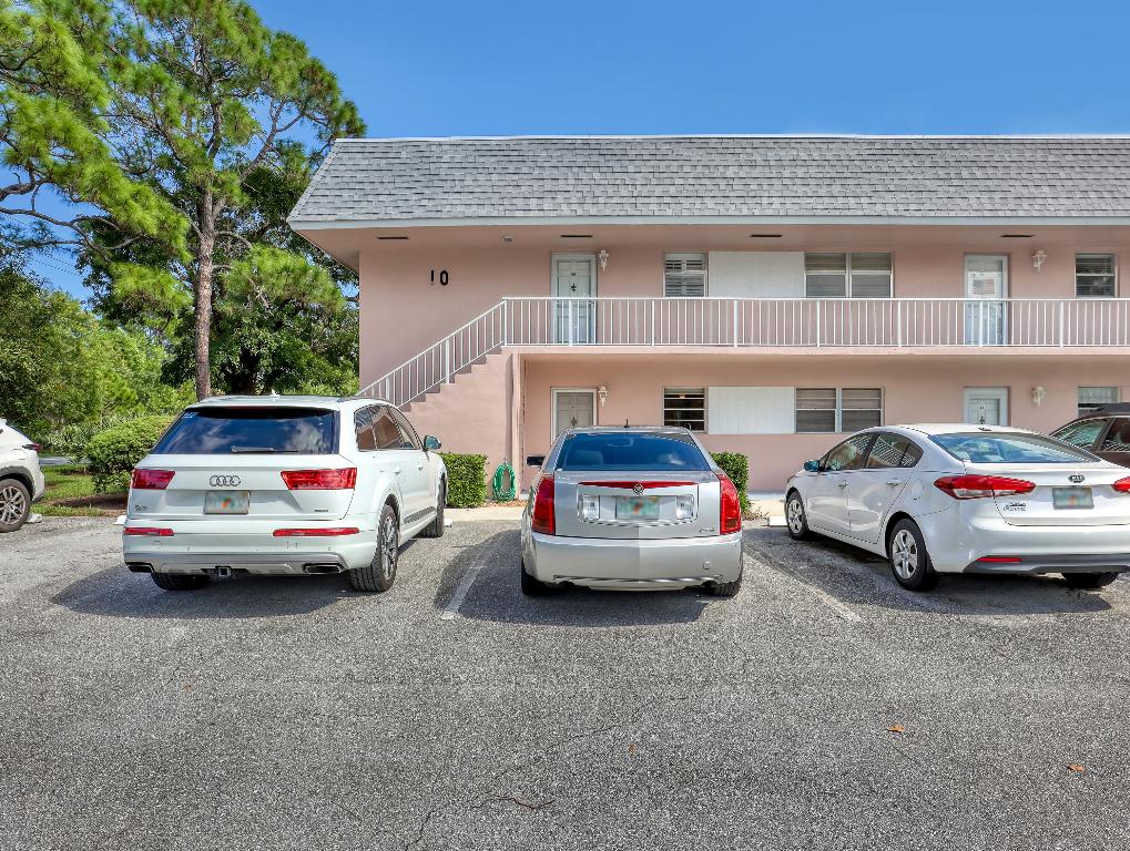 18081 SE Country Clb Dr #10-91 Tequesta, FL 33469
