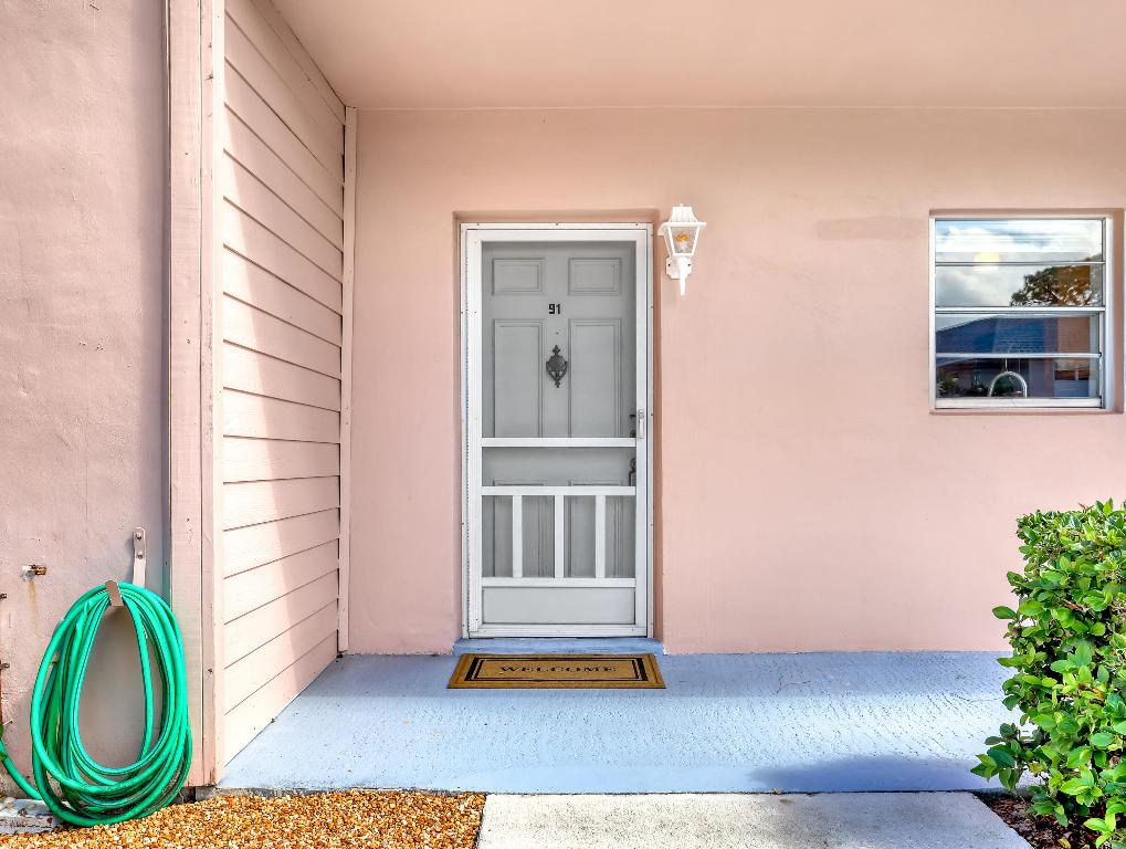 18081 SE Country Clb Dr #10-91 Tequesta, FL 33469