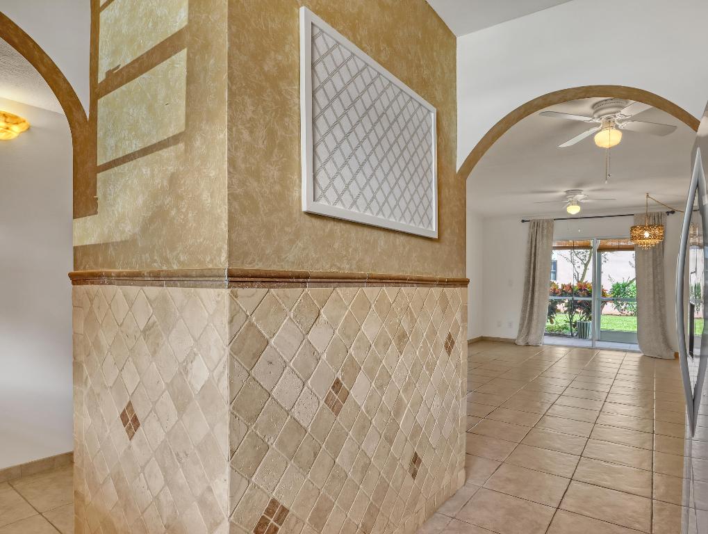 18081 SE Country Clb Dr #10-91 Tequesta, FL 33469