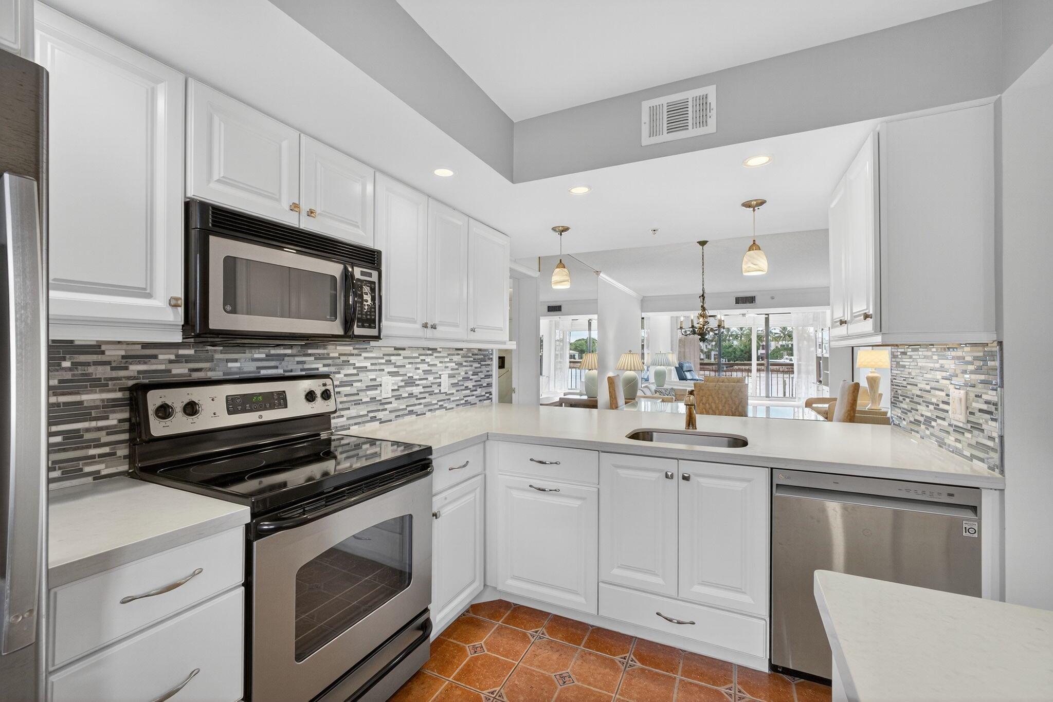 2201 Marina Isle Way #202 Jupiter, FL 33477