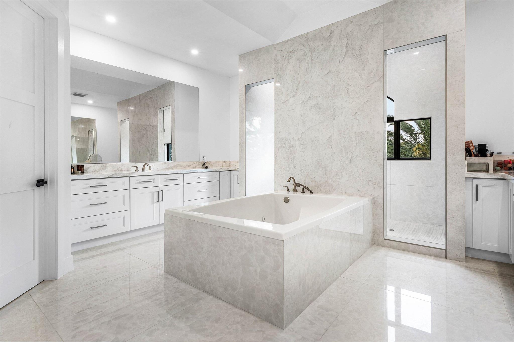 17600 E Fieldbrook Cir Boca Raton, FL 33496