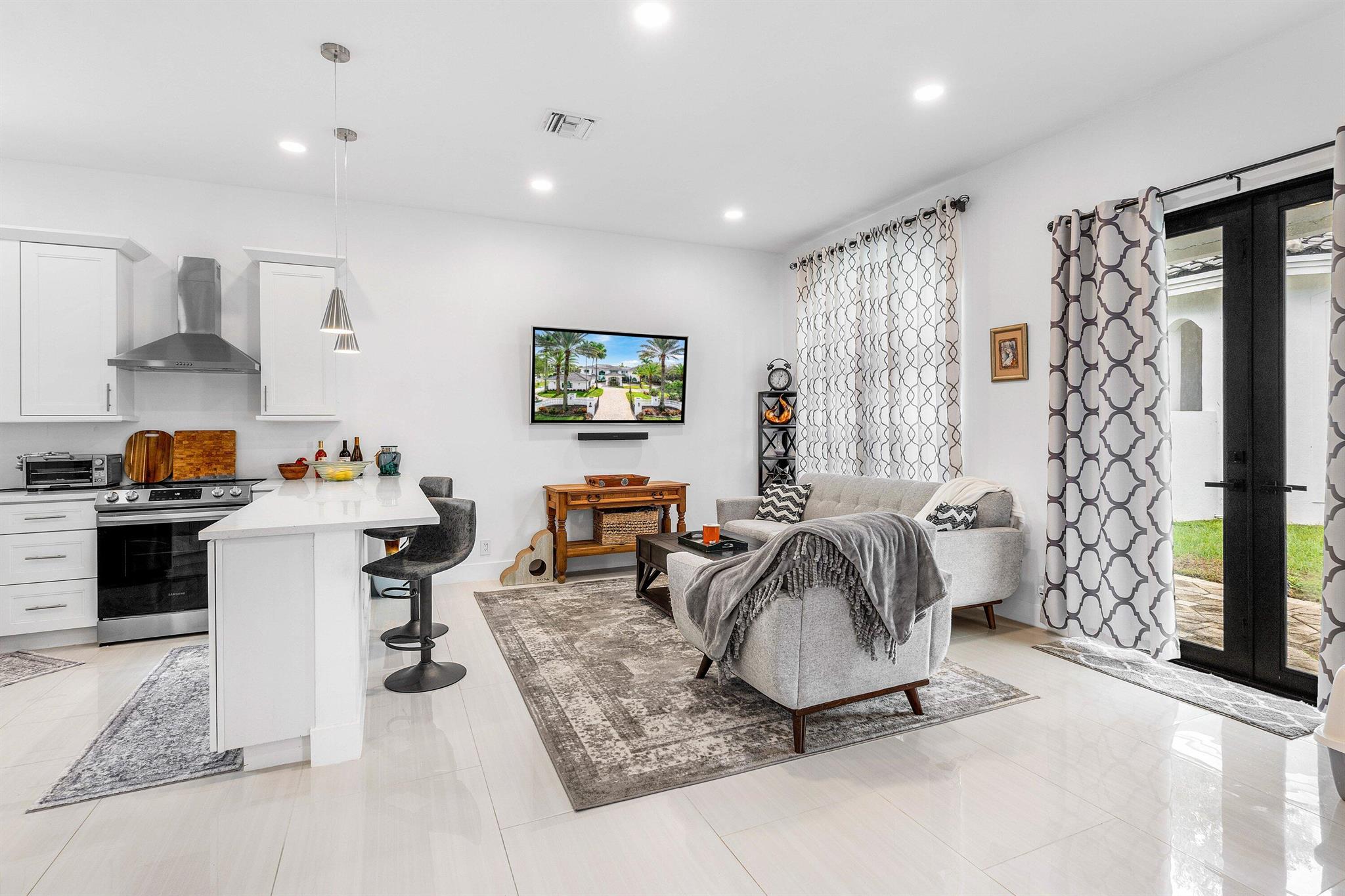 17600 E Fieldbrook Cir Boca Raton, FL 33496