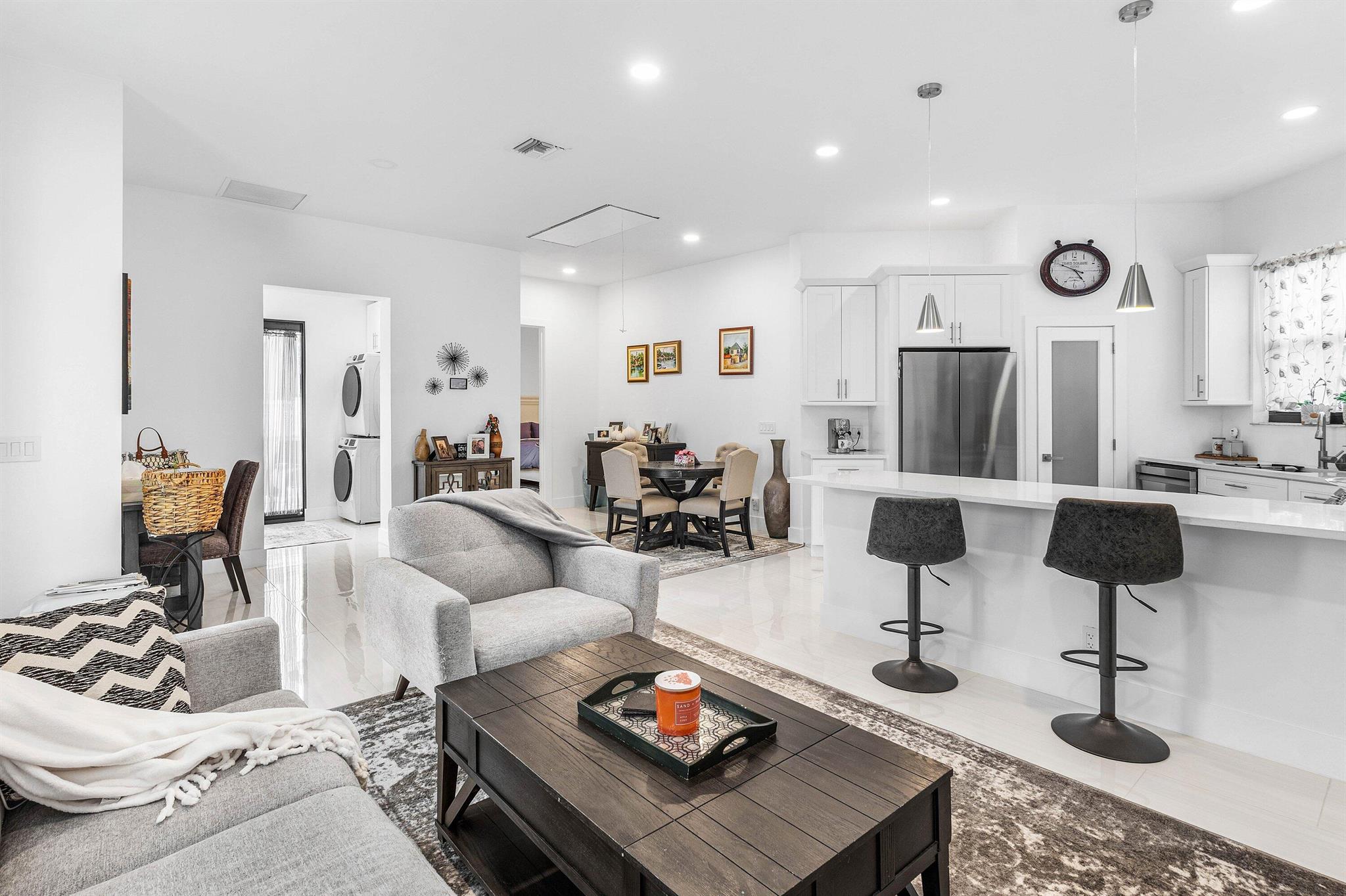 17600 E Fieldbrook Cir Boca Raton, FL 33496