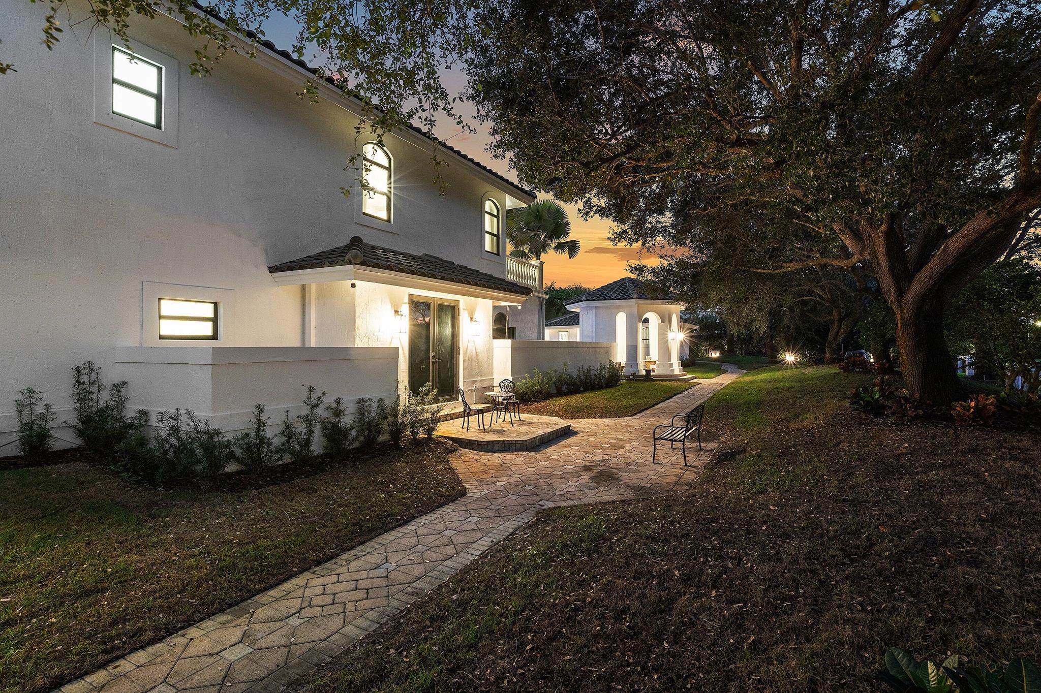 17600 E Fieldbrook Cir Boca Raton, FL 33496