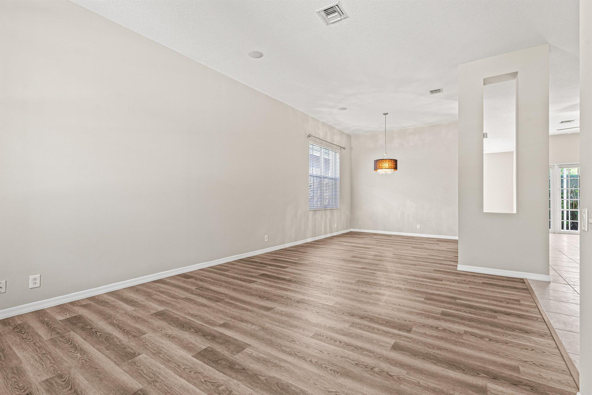 1366 Crossbill Ct Weston, FL 33327