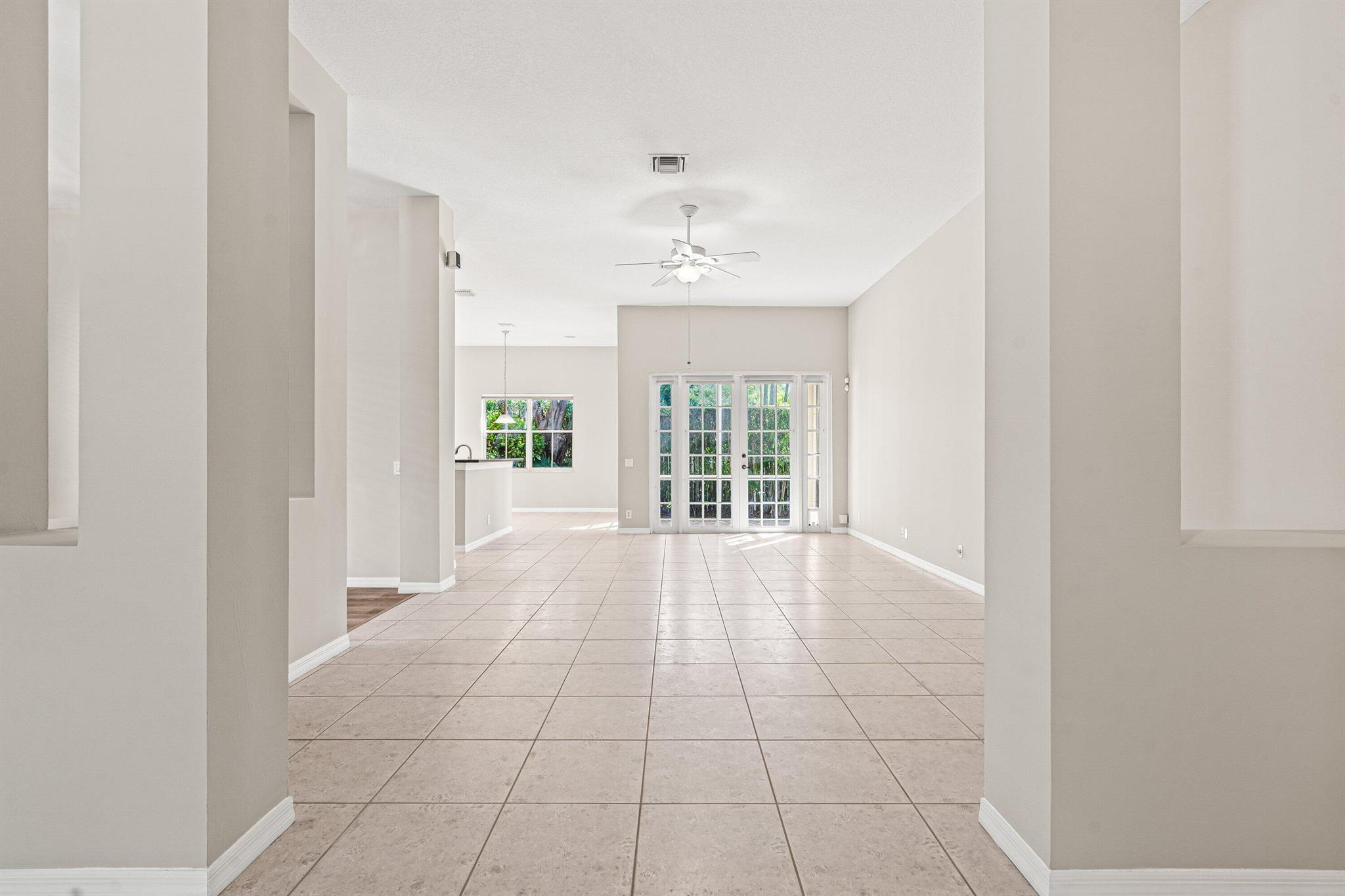 1366 Crossbill Ct Weston, FL 33327