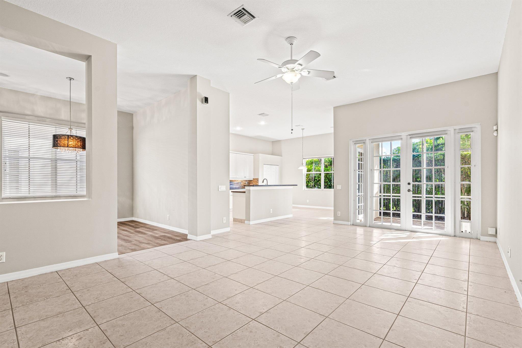 1366 Crossbill Ct Weston, FL 33327