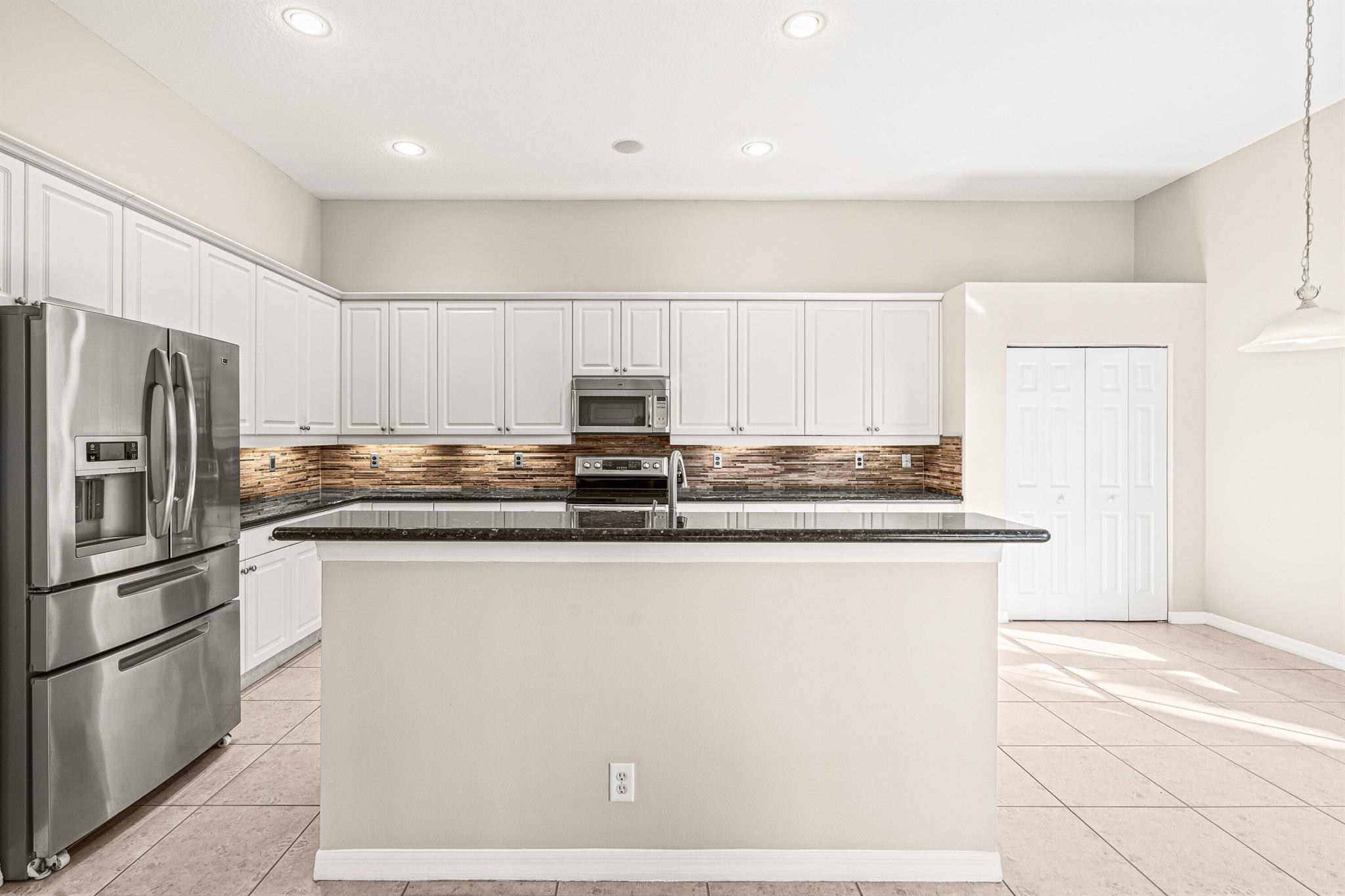 1366 Crossbill Ct Weston, FL 33327