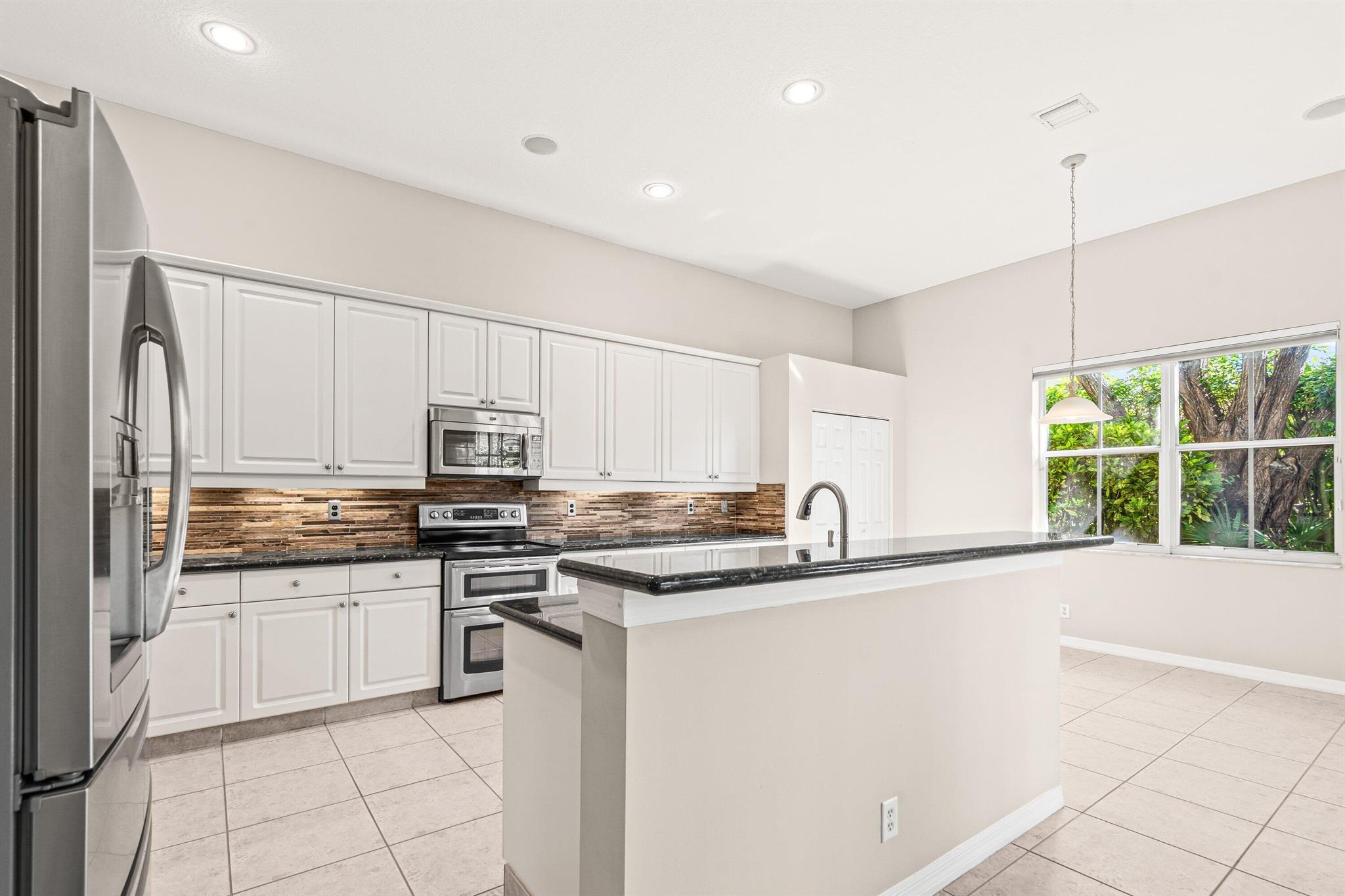 1366 Crossbill Ct Weston, FL 33327