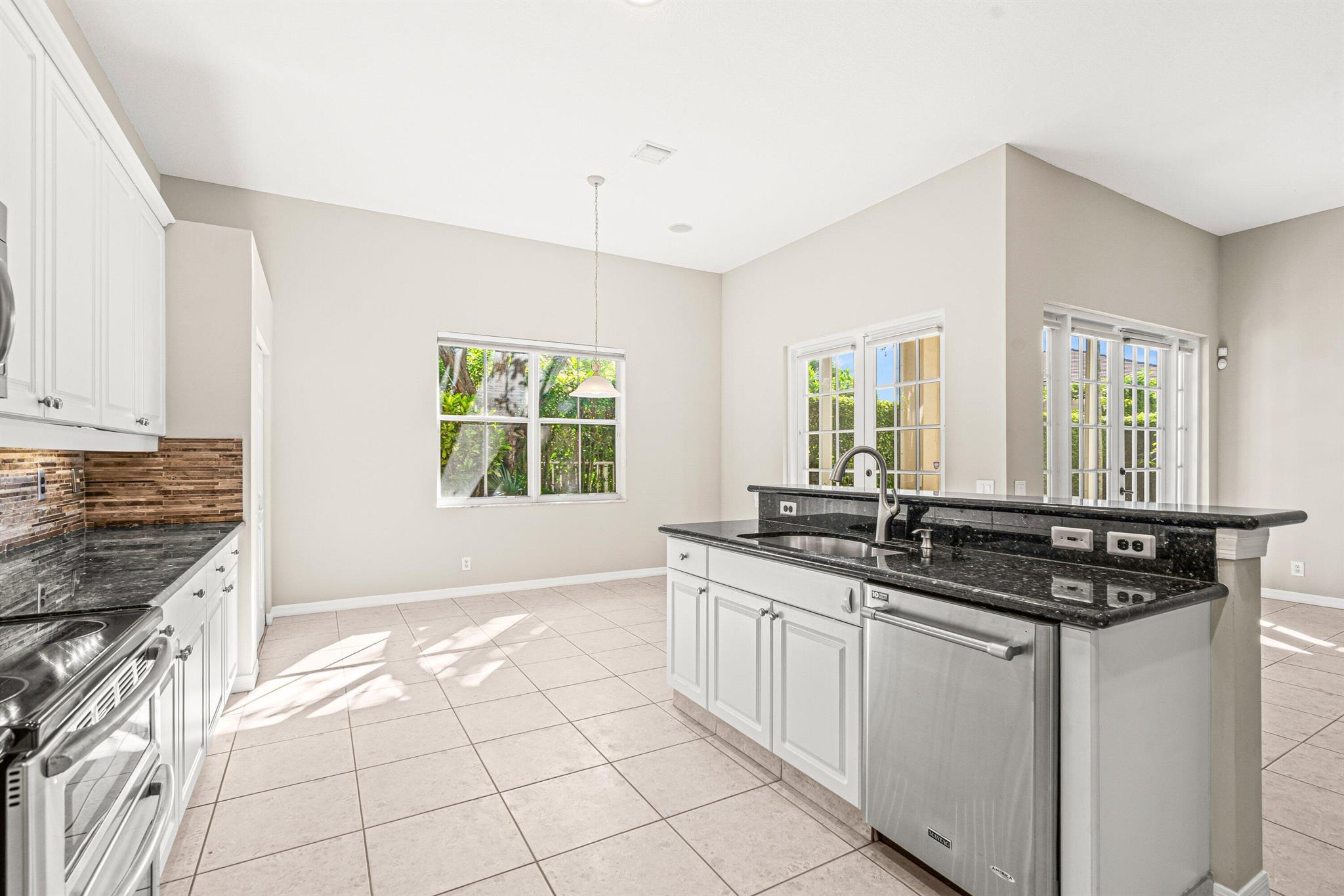 1366 Crossbill Ct Weston, FL 33327