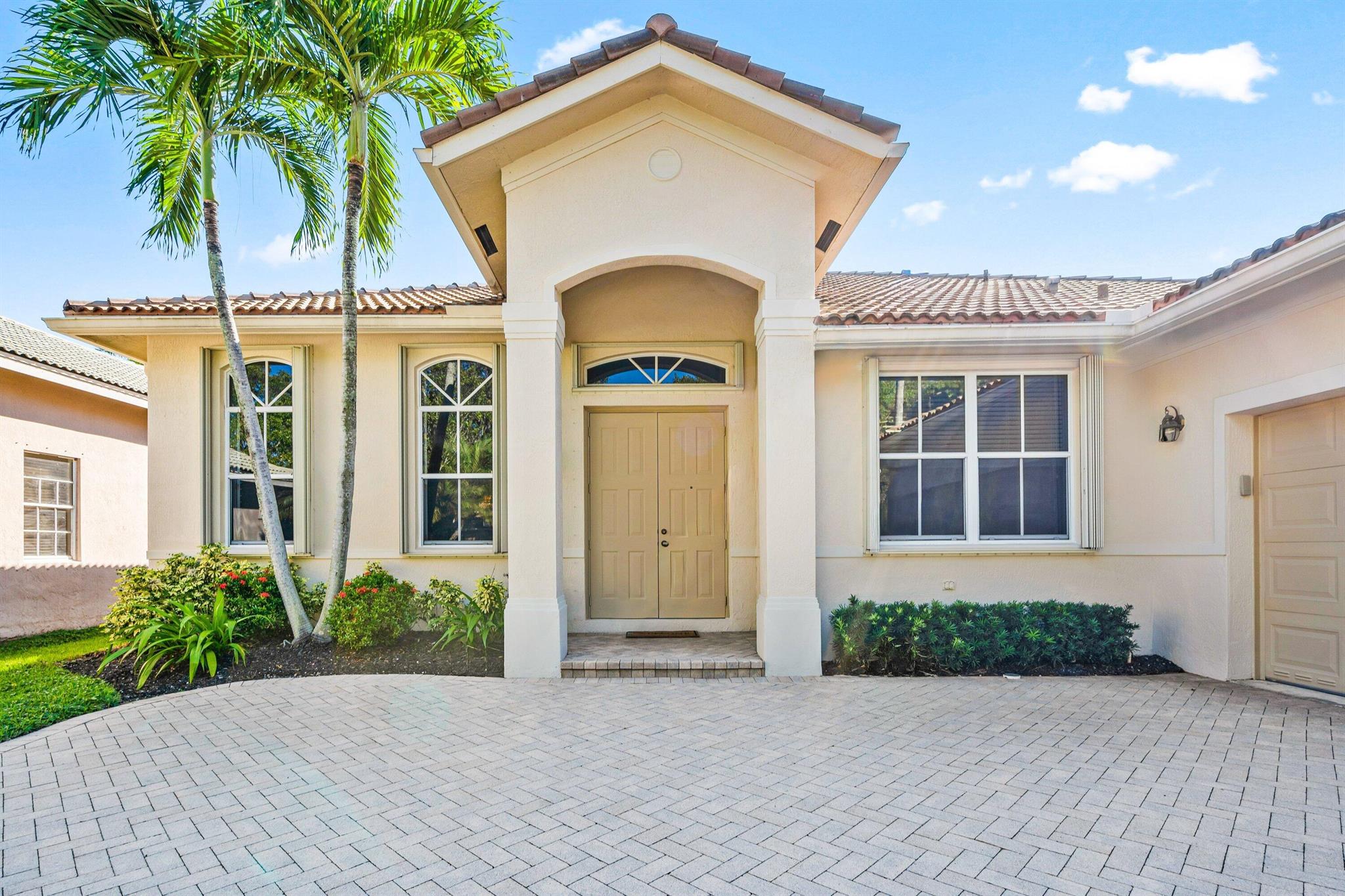 1366 Crossbill Ct Weston, FL 33327