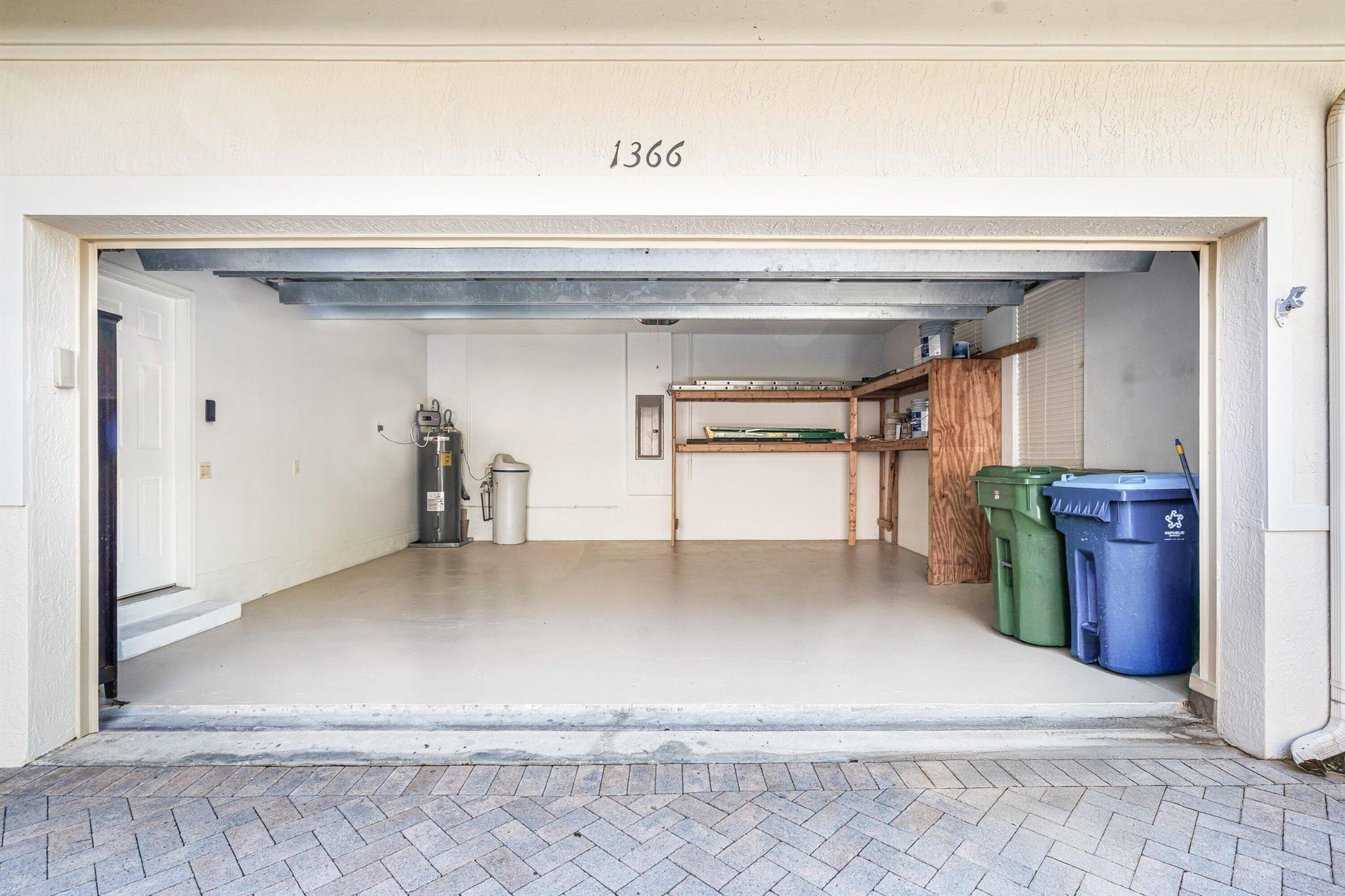 1366 Crossbill Ct Weston, FL 33327