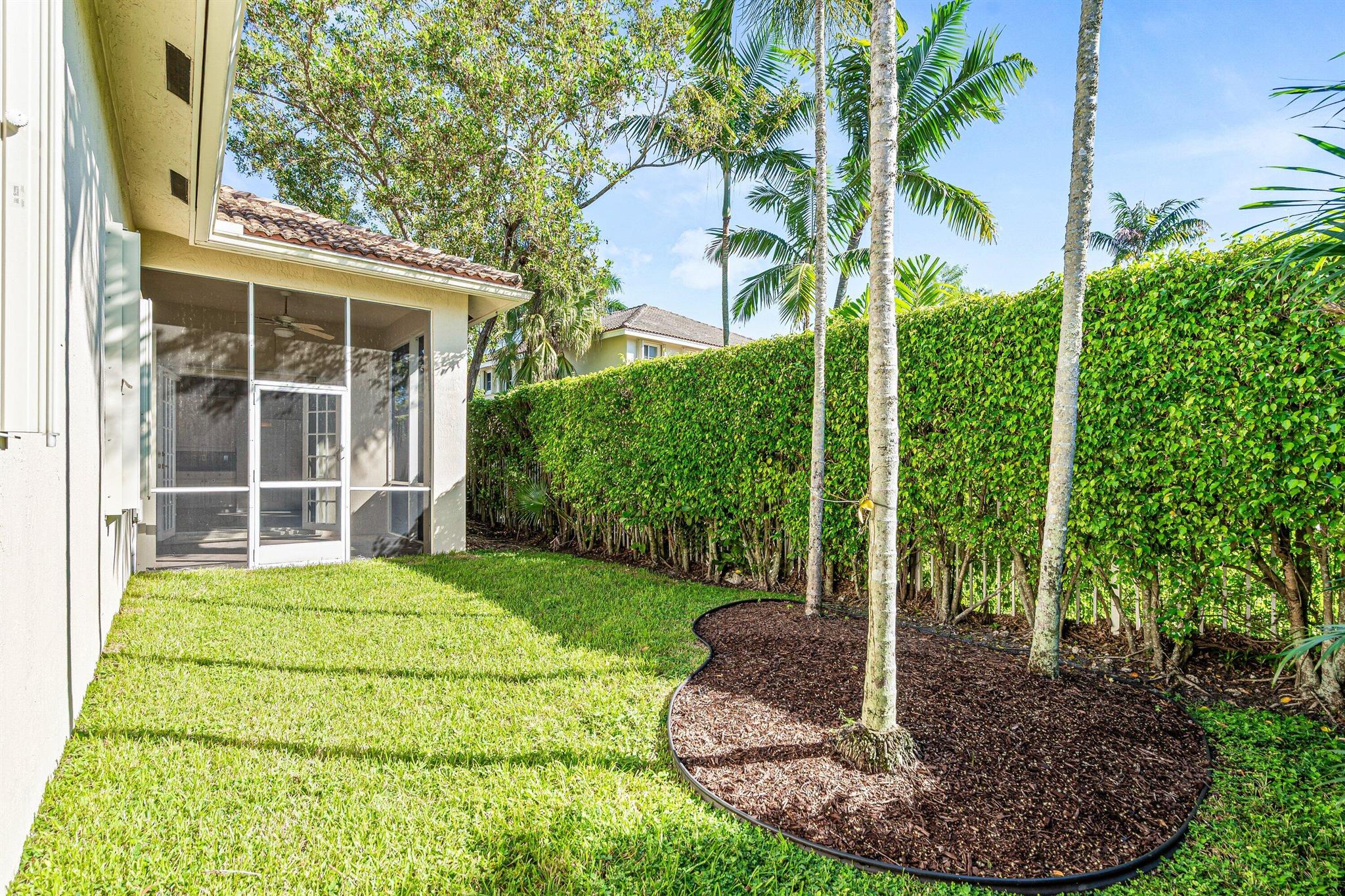 1366 Crossbill Ct Weston, FL 33327