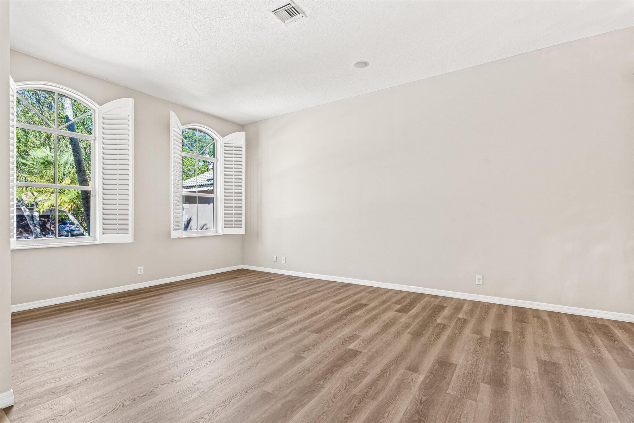 1366 Crossbill Ct Weston, FL 33327