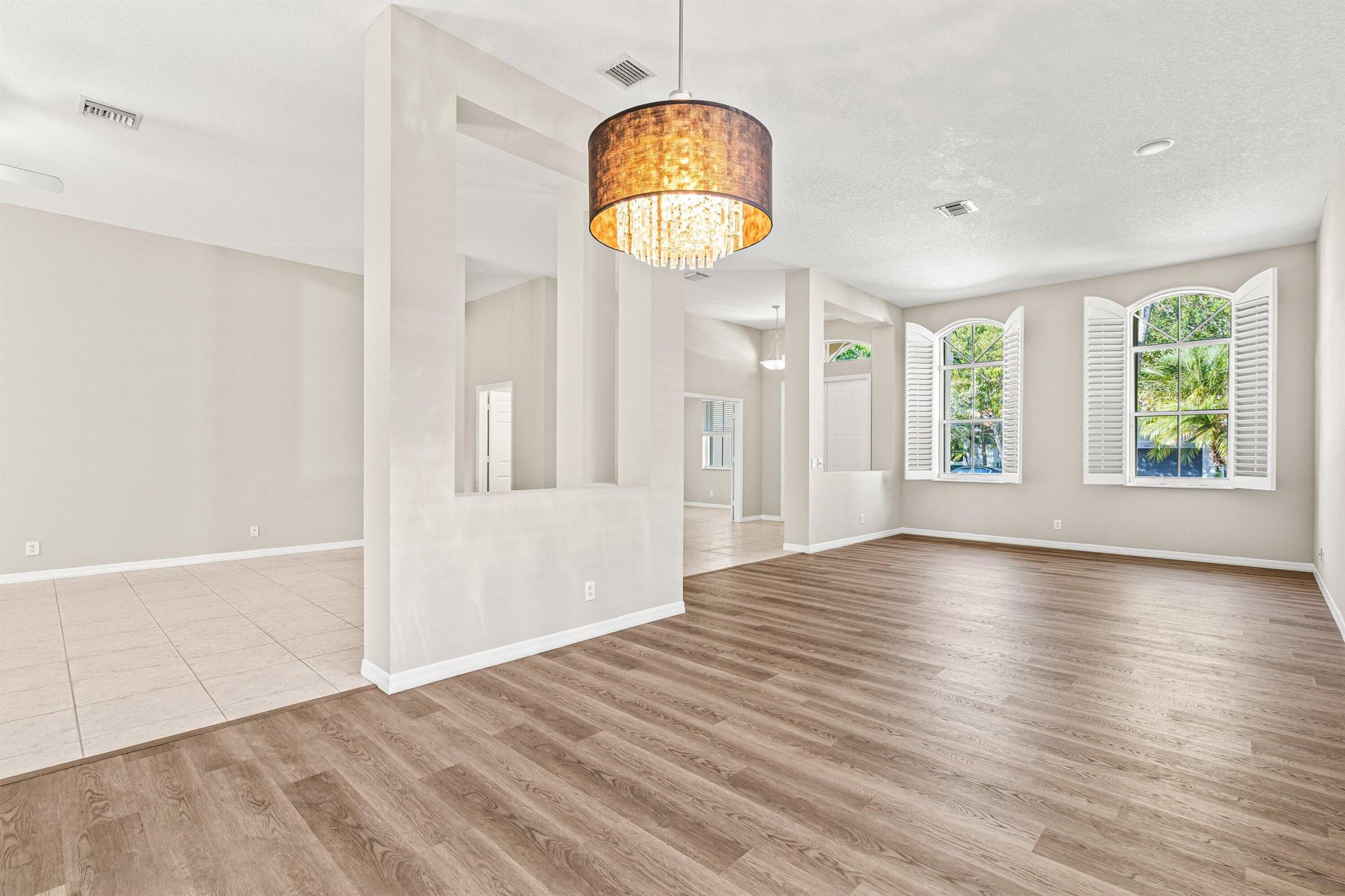 1366 Crossbill Ct Weston, FL 33327