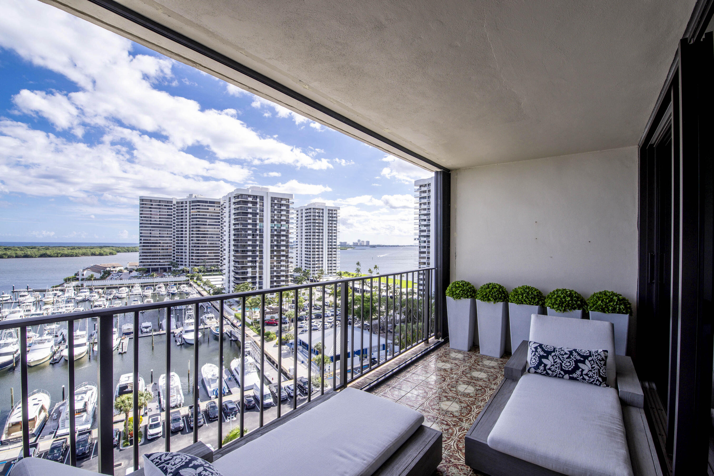 120 Lakeshore Dr #T36 North Palm Beach, FL 33408