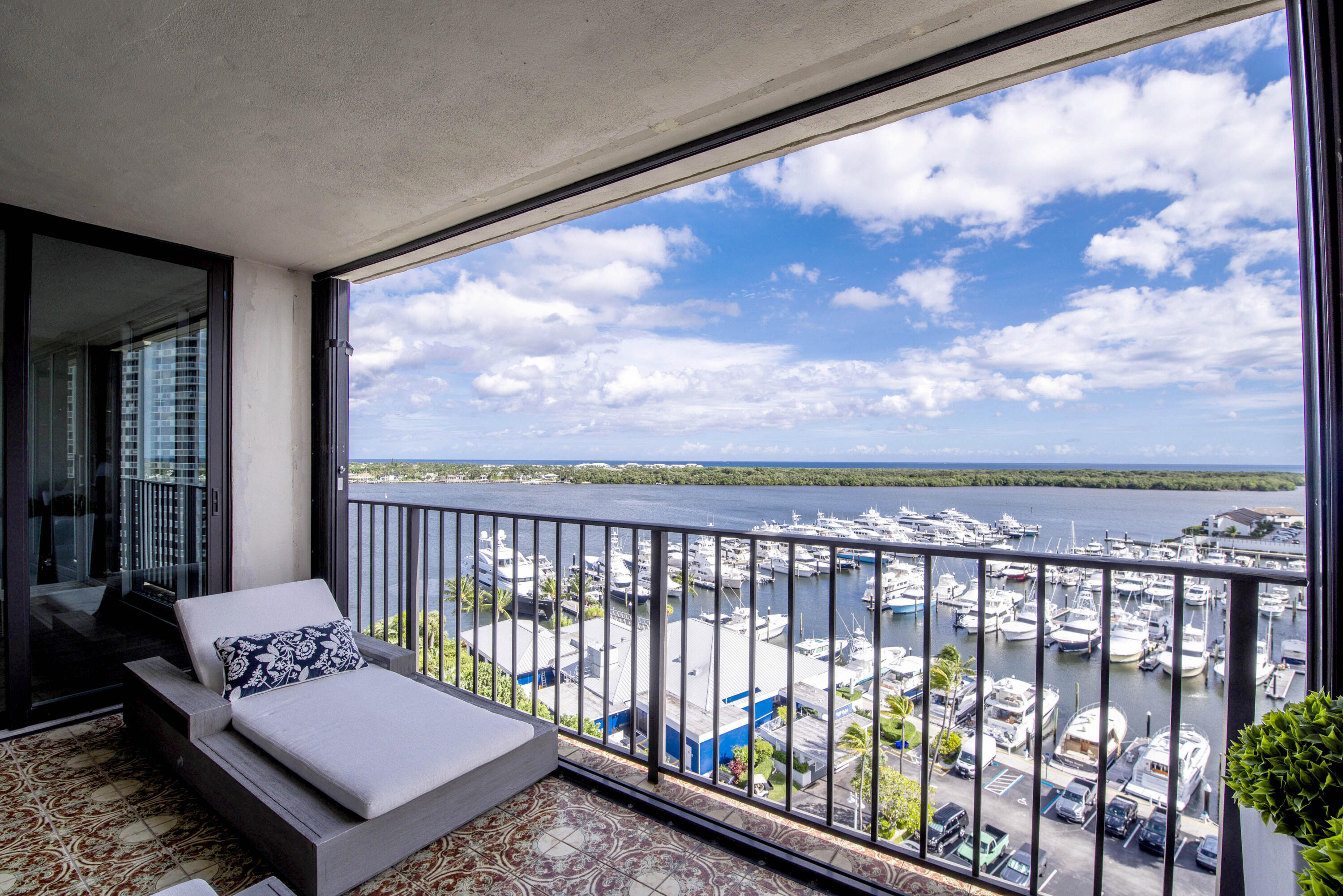 120 Lakeshore Dr #T36 North Palm Beach, FL 33408