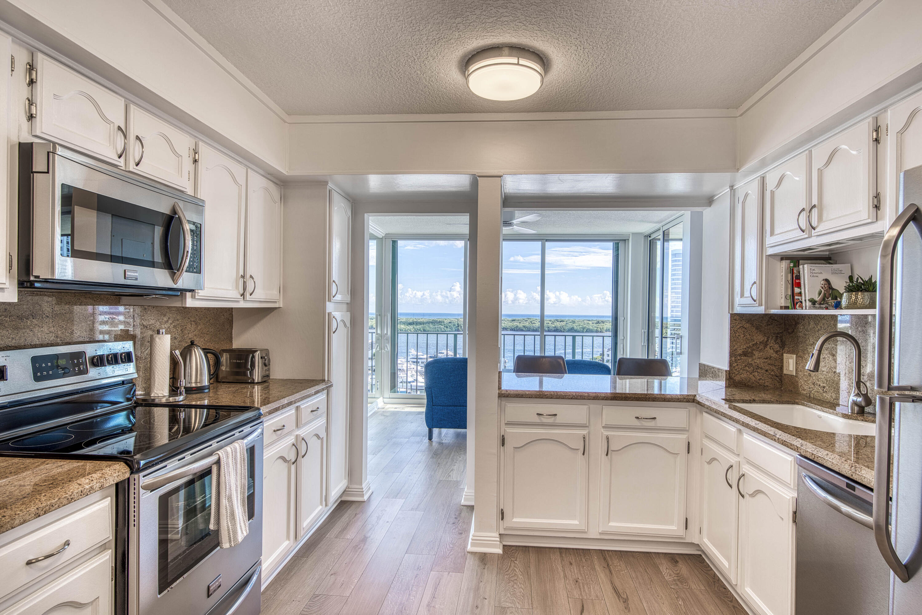 120 Lakeshore Dr #T36 North Palm Beach, FL 33408