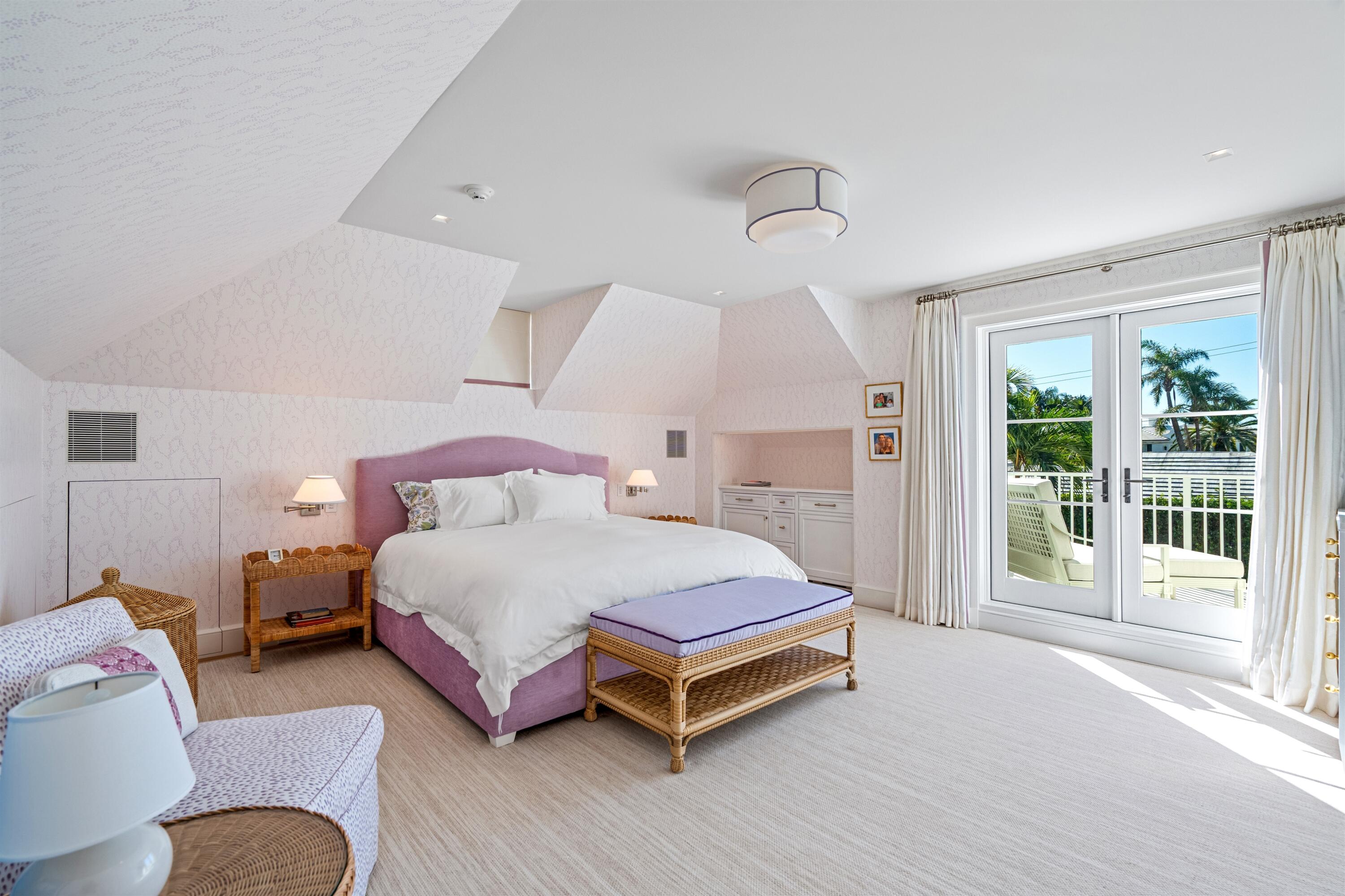 224 Sandpiper Palm Beach, FL 33480