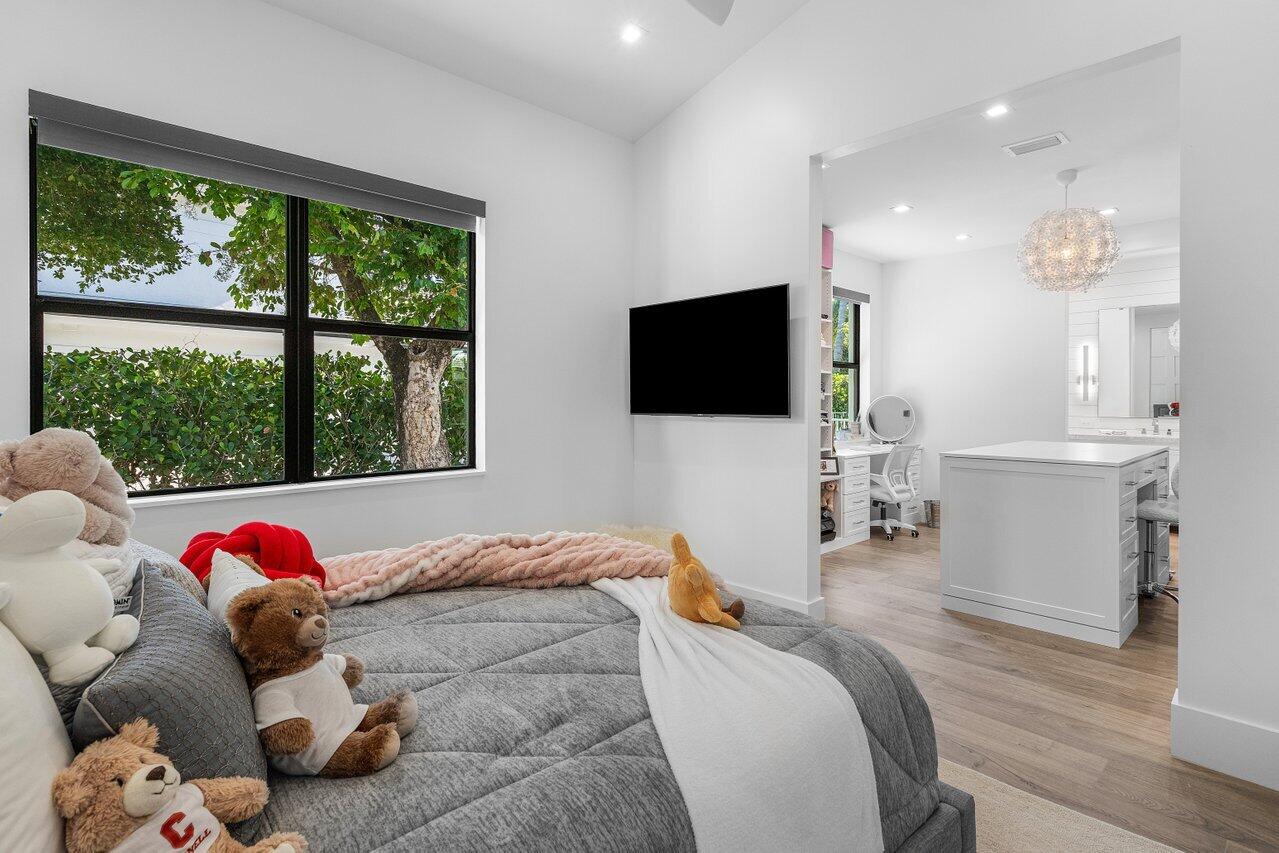 3746 NW 53rd Boca Raton, FL 33496