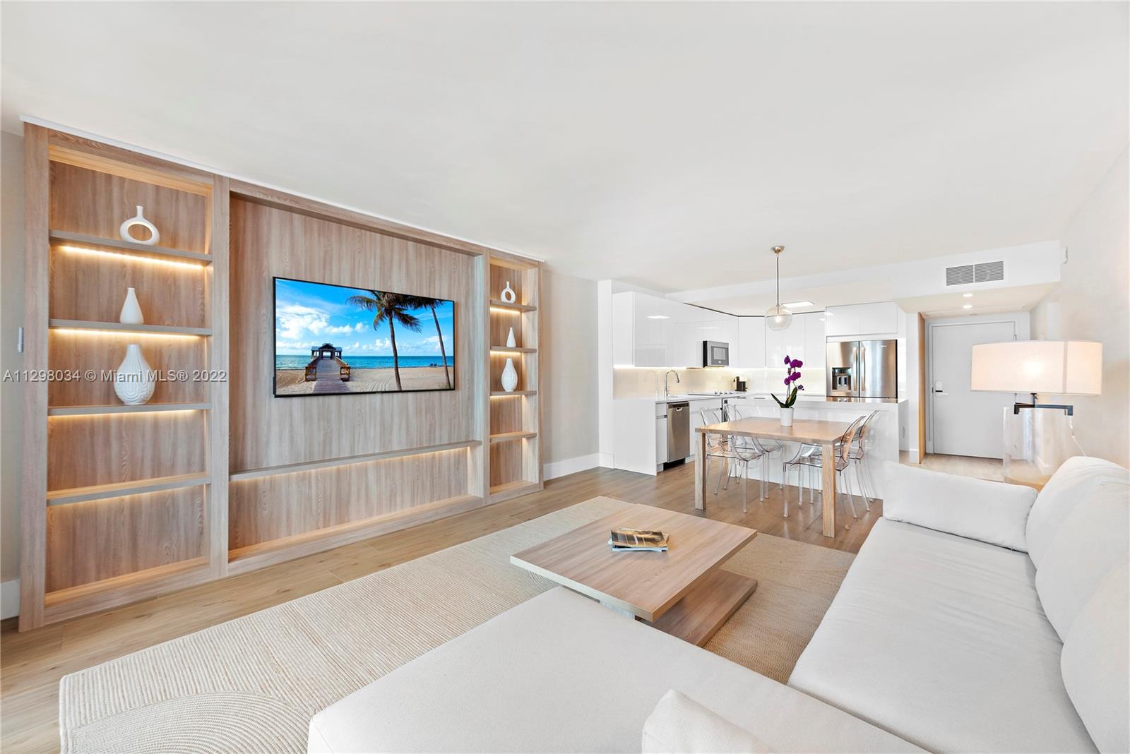 2301 Collins Ave #719