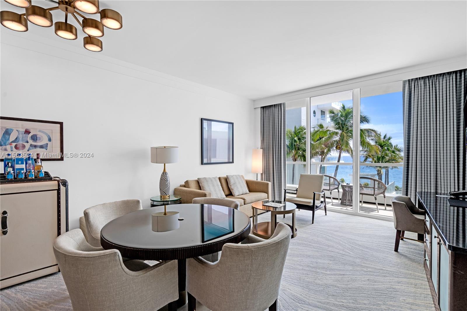 4391 Collins Ave #722/723
