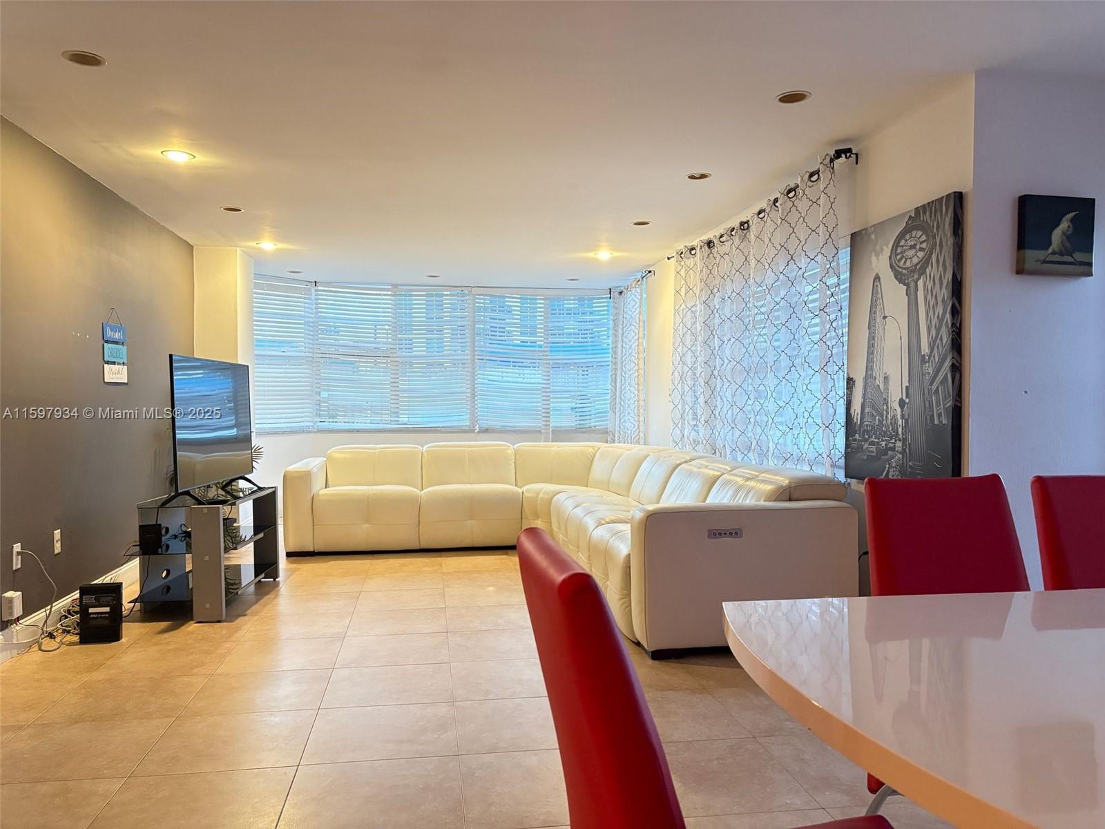 1965 S Ocean Dr #2F,Hallandale Beach, FL 33009