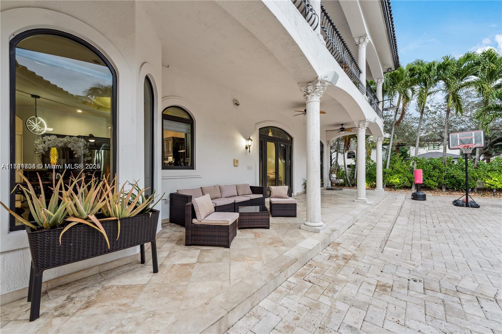 8200 NW 163rd St Miami Lakes, FL 33016