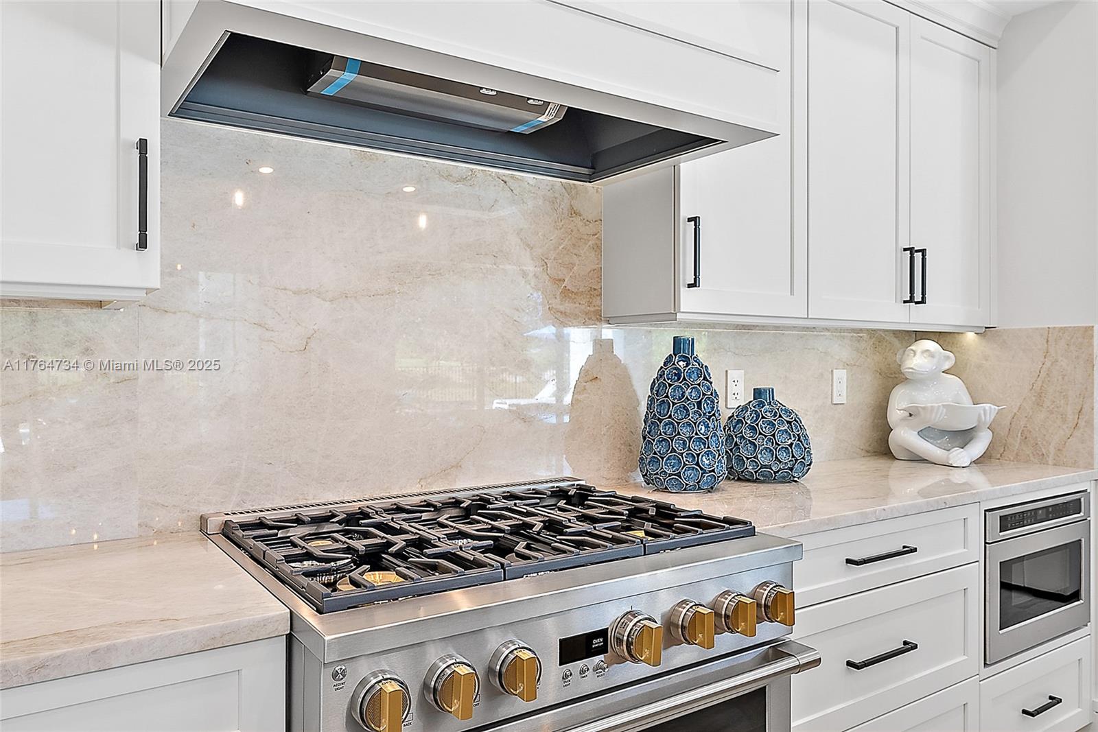 325 N Fairway N Tequesta, FL 33469