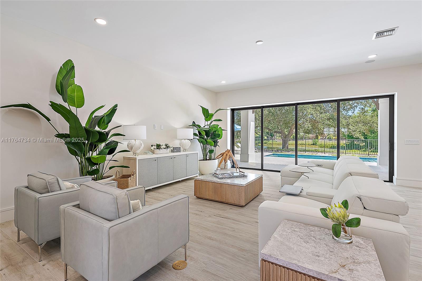 325 N Fairway N Tequesta, FL 33469