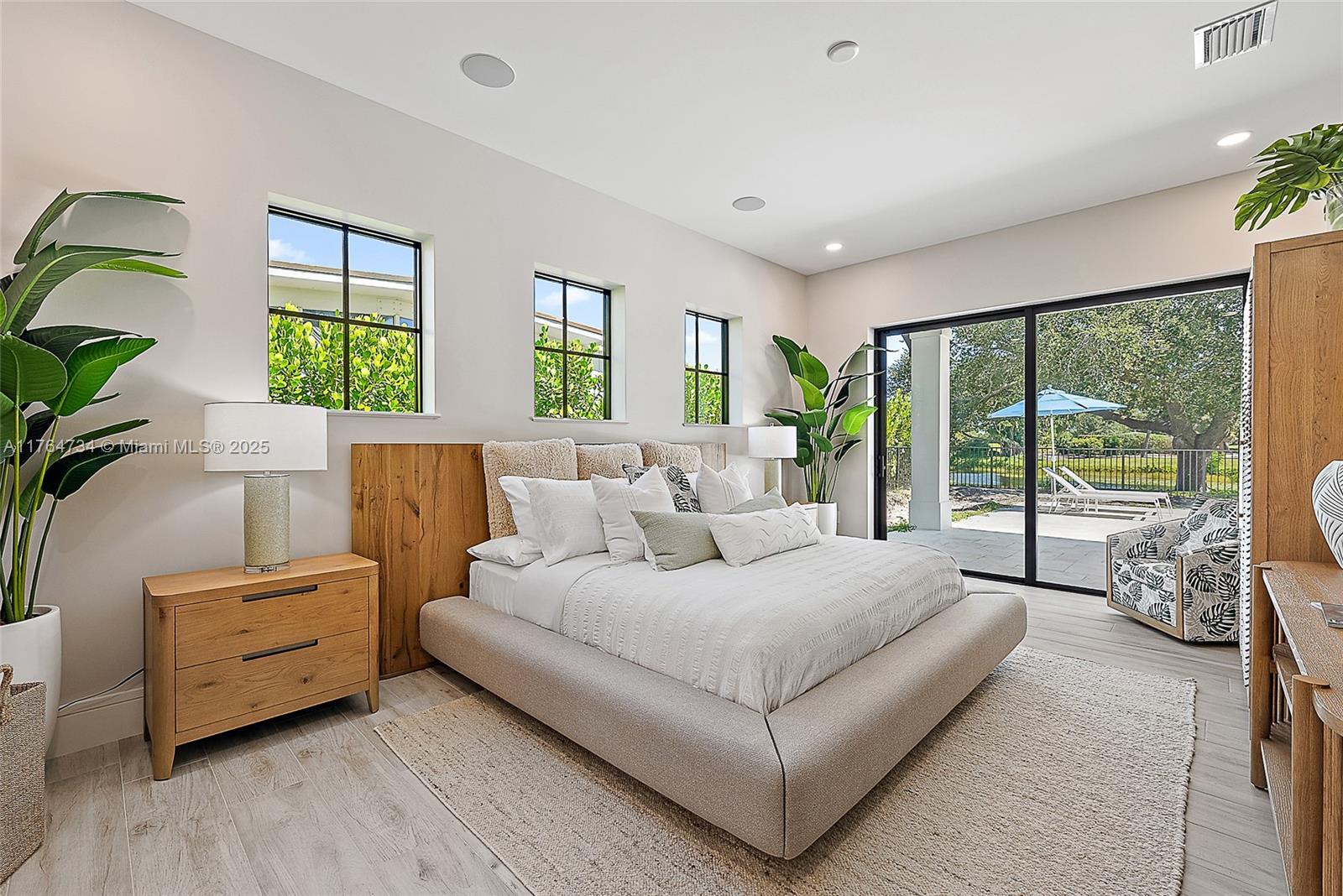 325 N Fairway N Tequesta, FL 33469