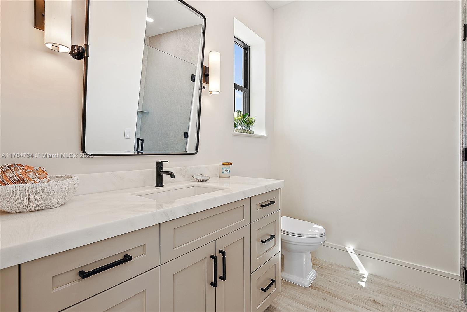 325 N Fairway N Tequesta, FL 33469