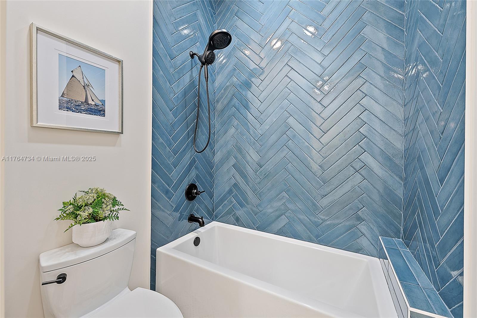 325 N Fairway N Tequesta, FL 33469