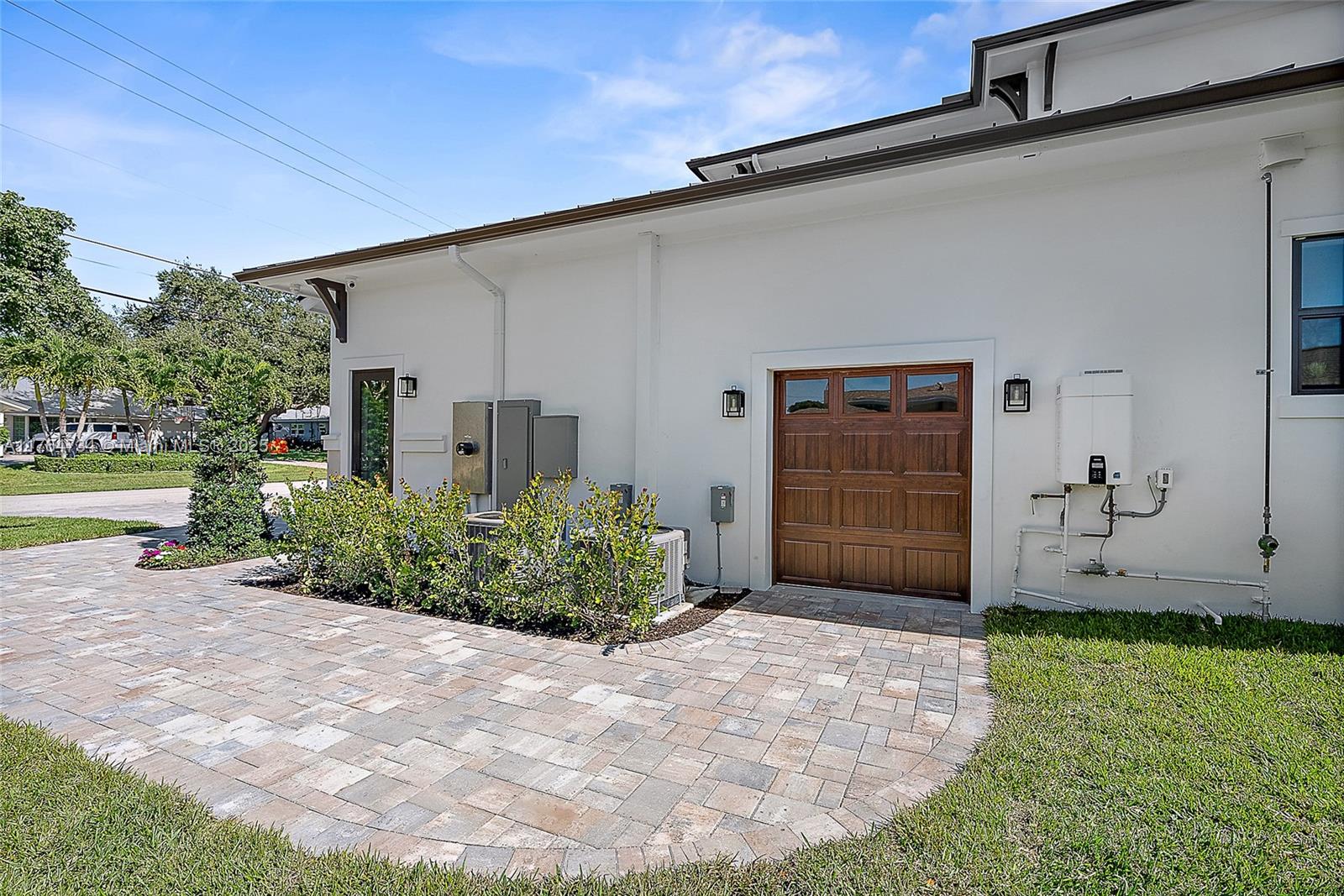 325 N Fairway N Tequesta, FL 33469