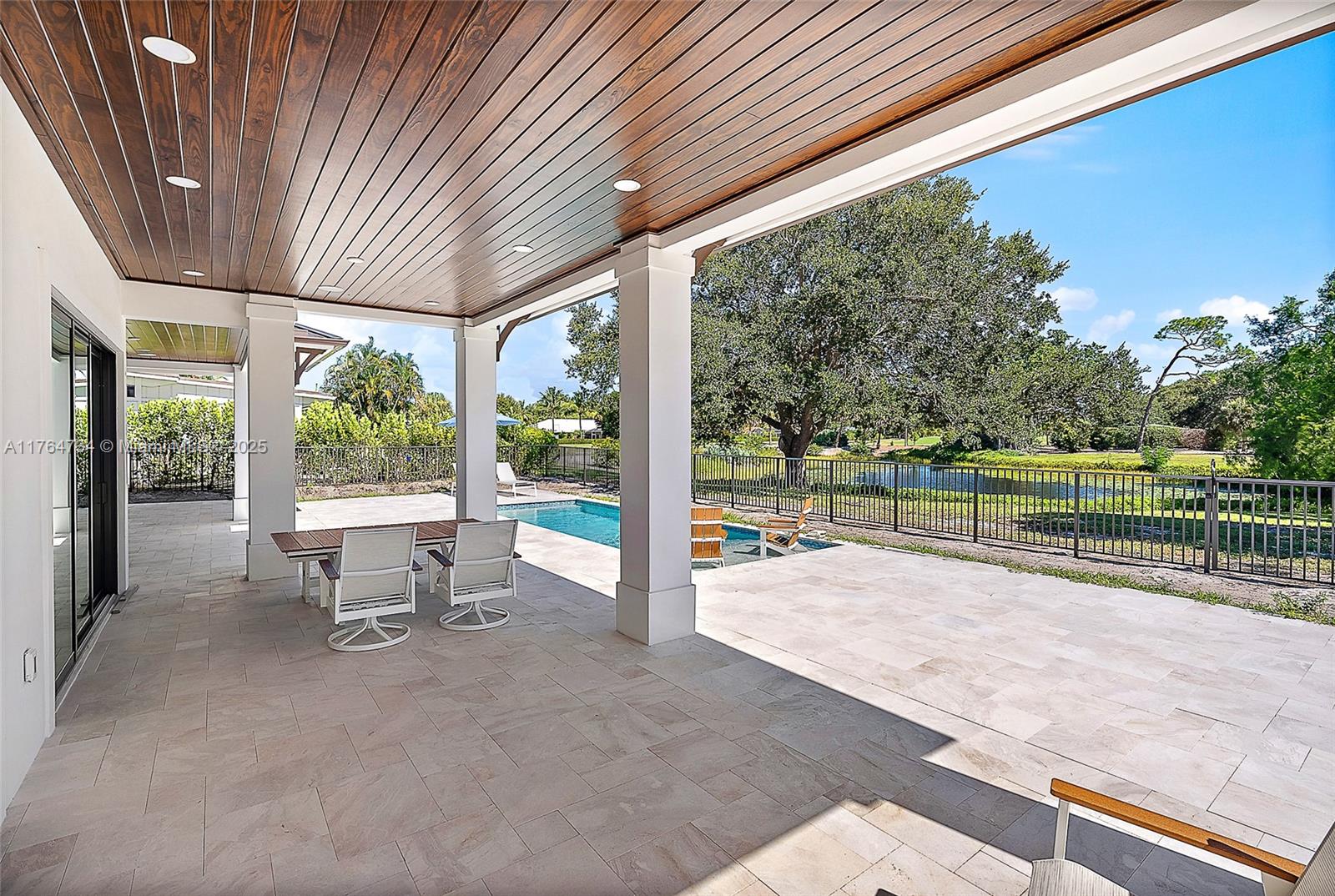 325 N Fairway N Tequesta, FL 33469