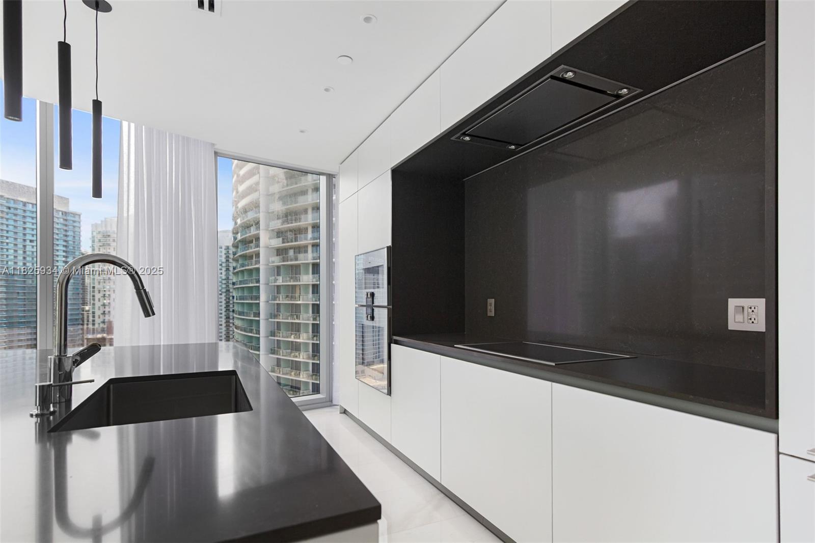 image Austin Martin Residences14