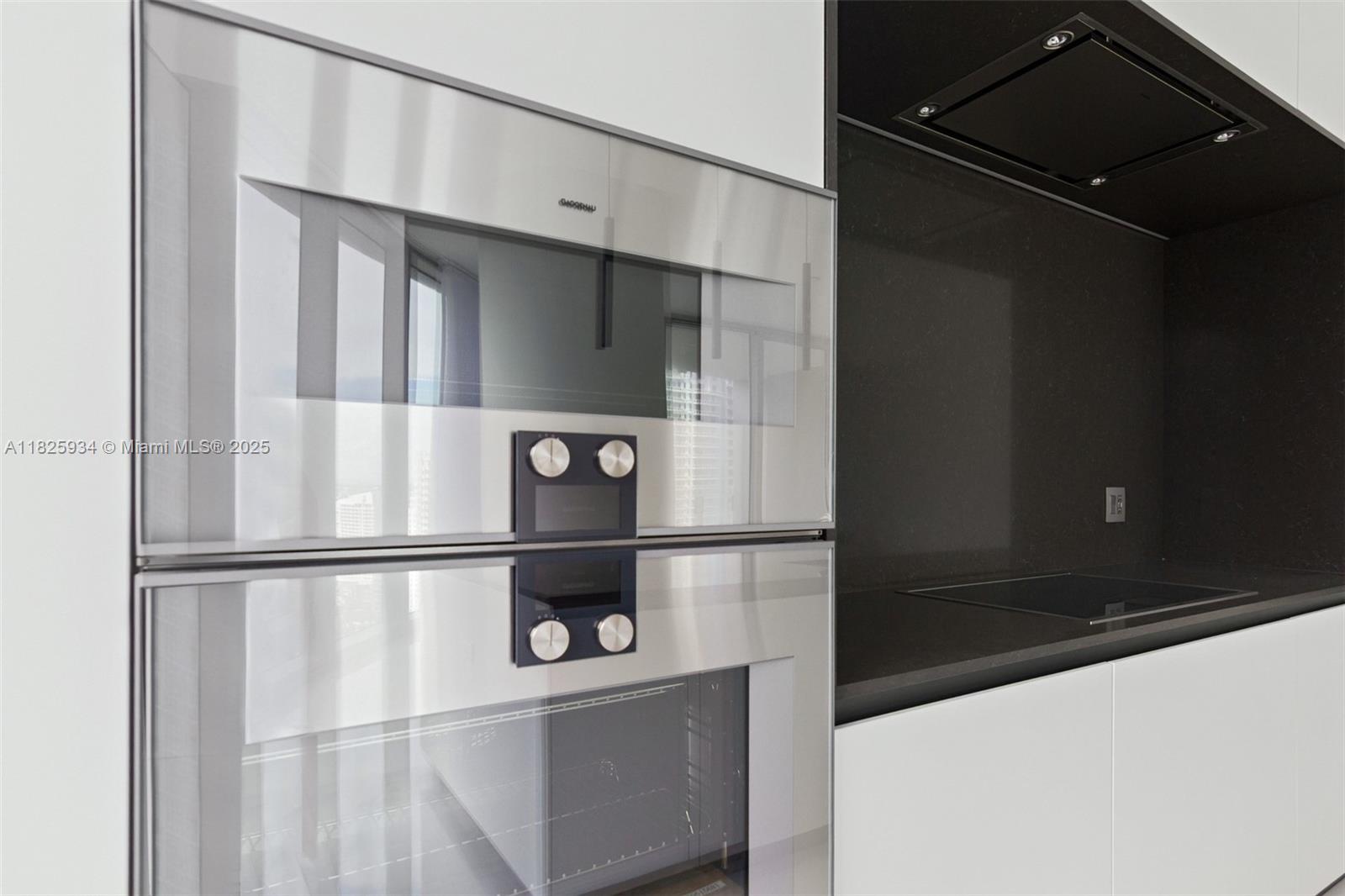 image Austin Martin Residences16