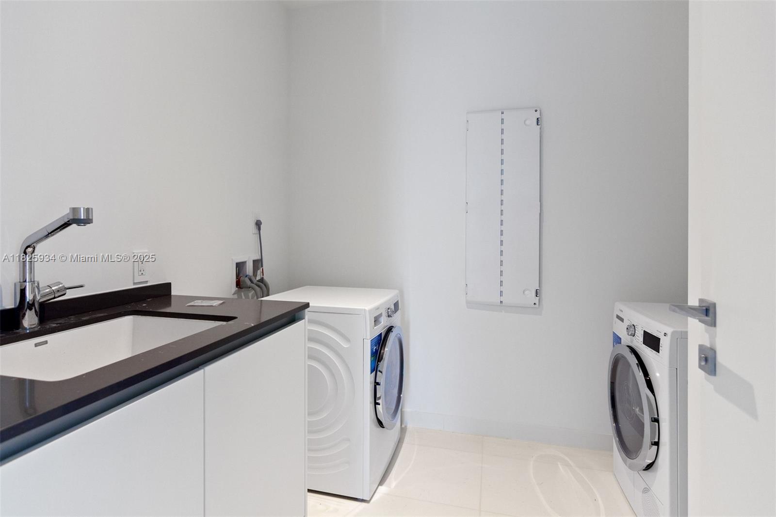 image Austin Martin Residences27