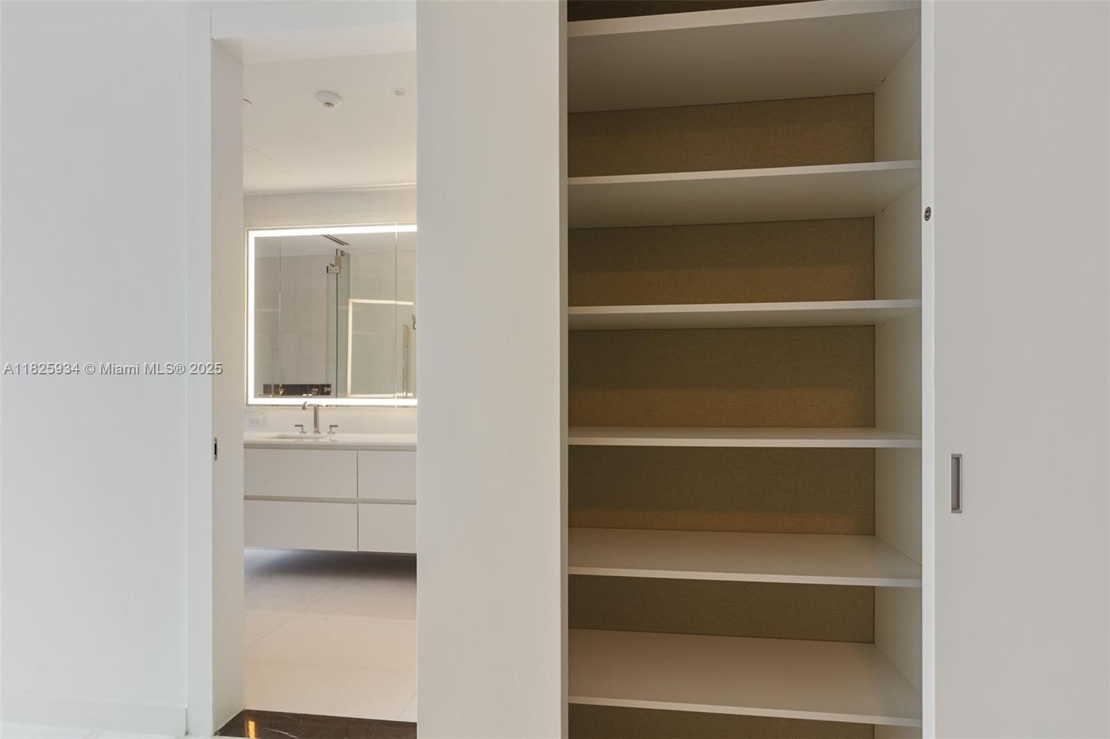 image Austin Martin Residences32